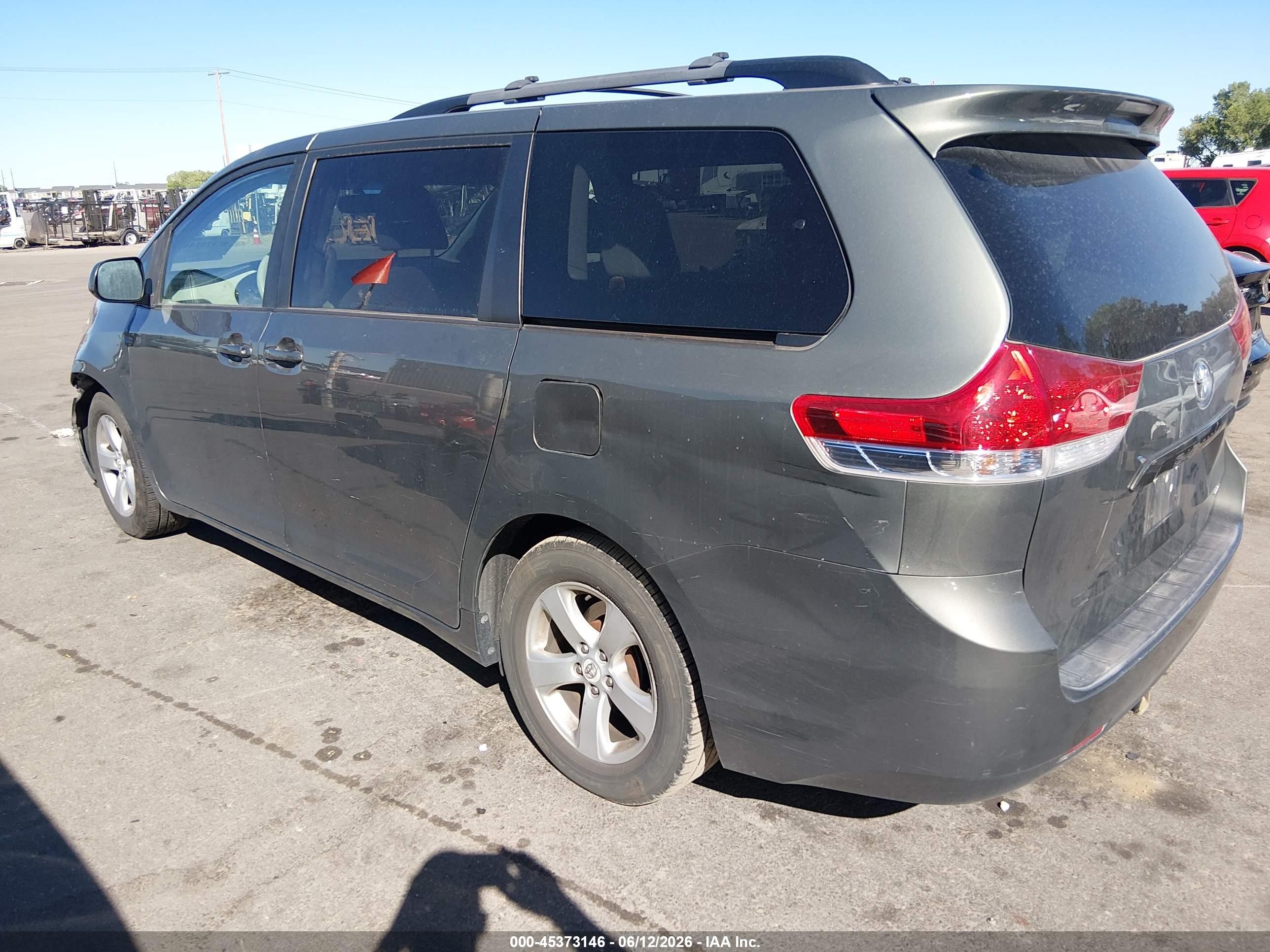 2012 Toyota Sienna Le V6 8 Passenger Gray vin: 5TDKK3DC9CS201549
