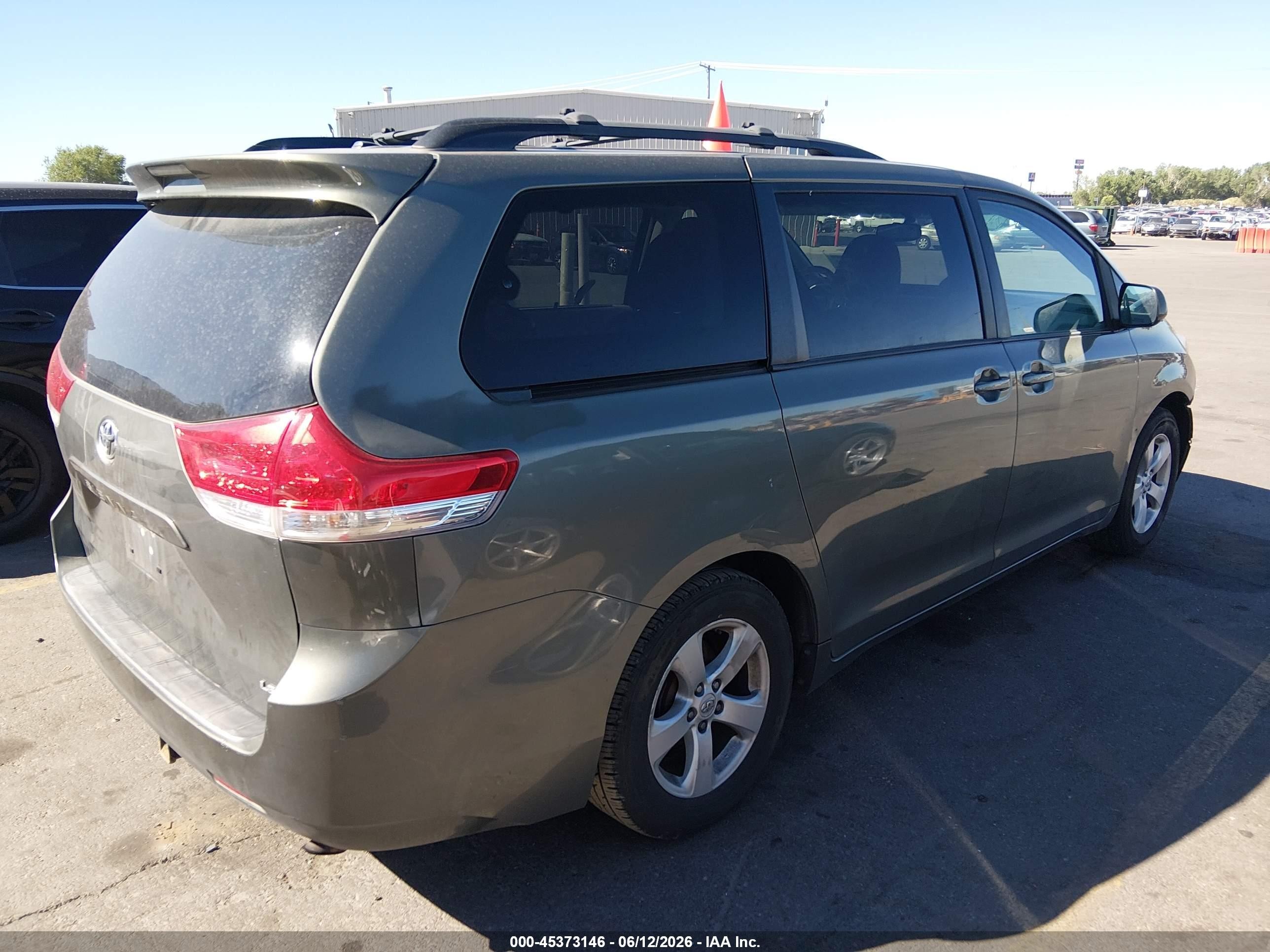 2012 Toyota Sienna Le V6 8 Passenger Gray vin: 5TDKK3DC9CS201549