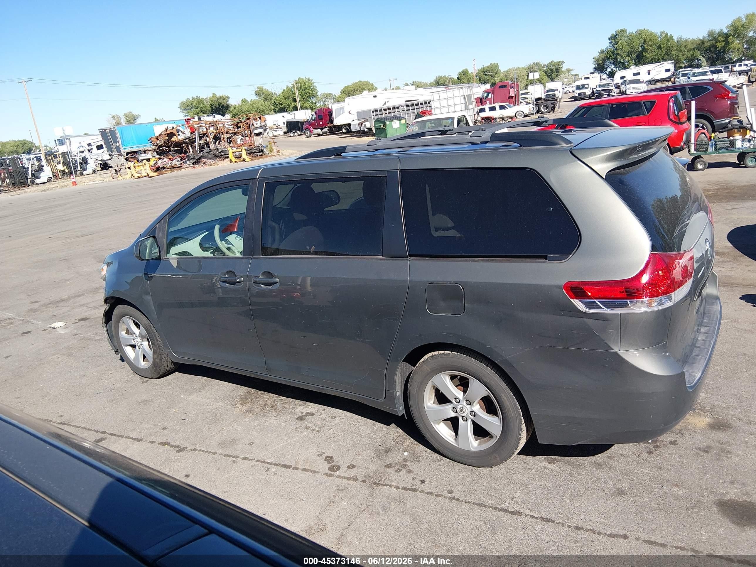 2012 Toyota Sienna Le V6 8 Passenger Gray vin: 5TDKK3DC9CS201549