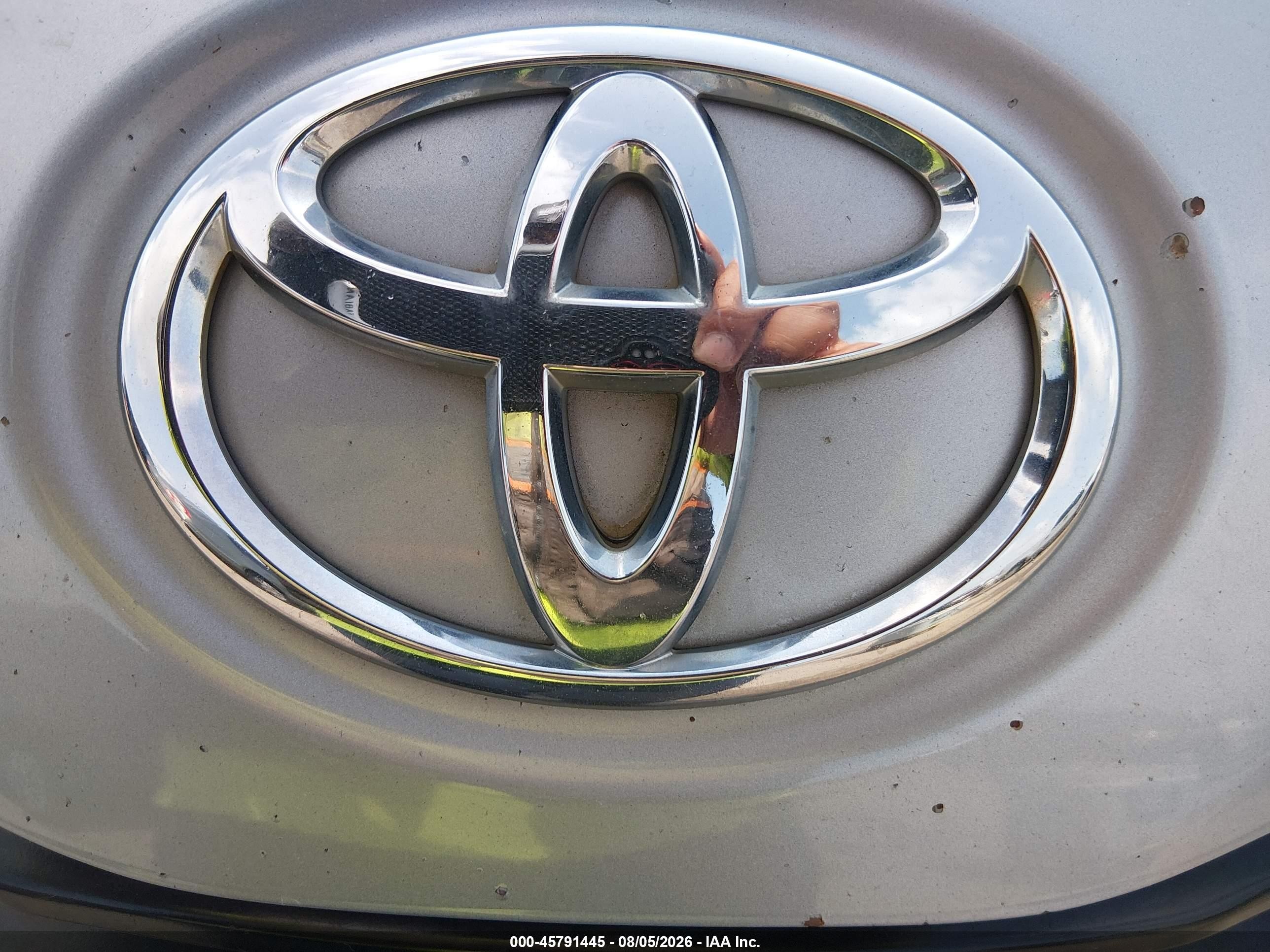 2012 Toyota Sienna Le V6 8 Passenger Silver vin: 5TDKK3DC9CS216844
