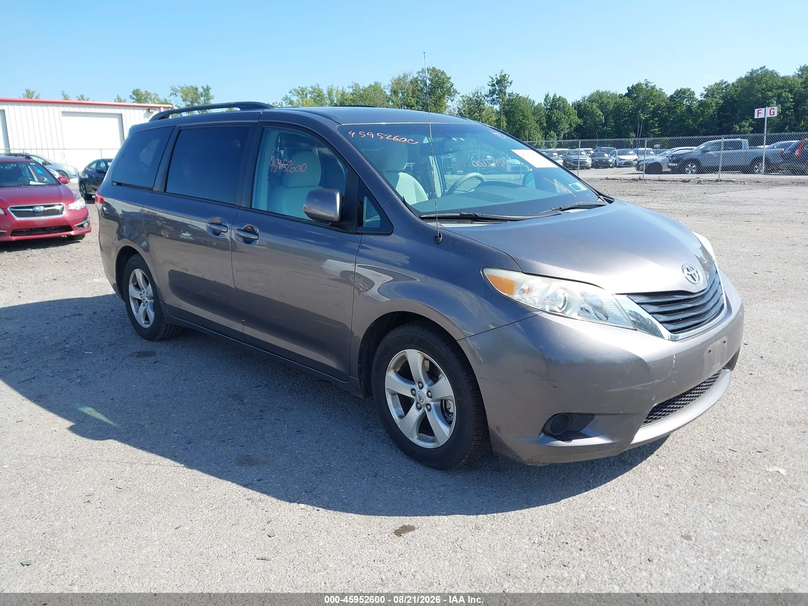 2012 Toyota Sienna Le V6 8 Passenger Gray vin: 5TDKK3DC9CS224930