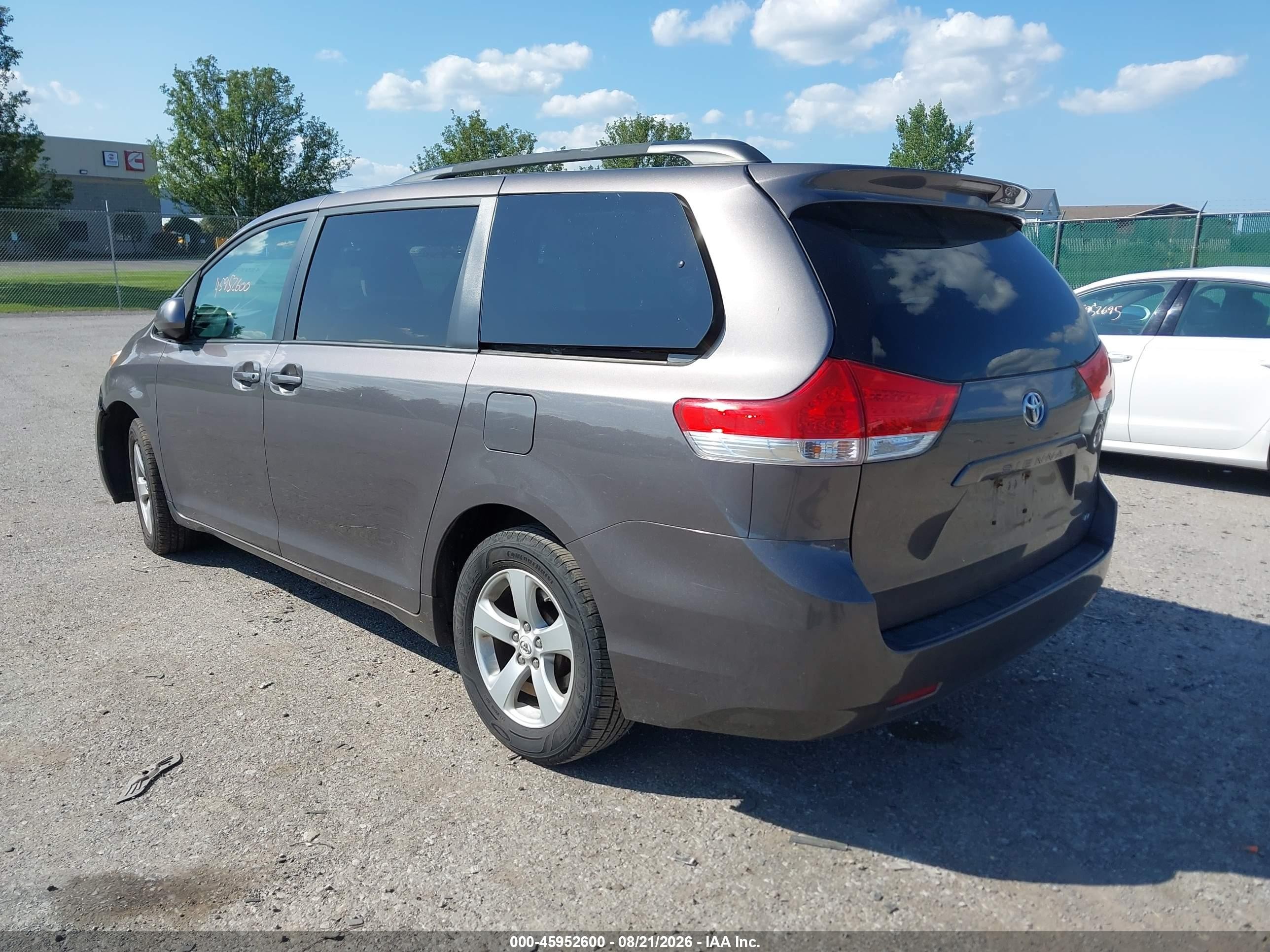 2012 Toyota Sienna Le V6 8 Passenger Gray vin: 5TDKK3DC9CS224930