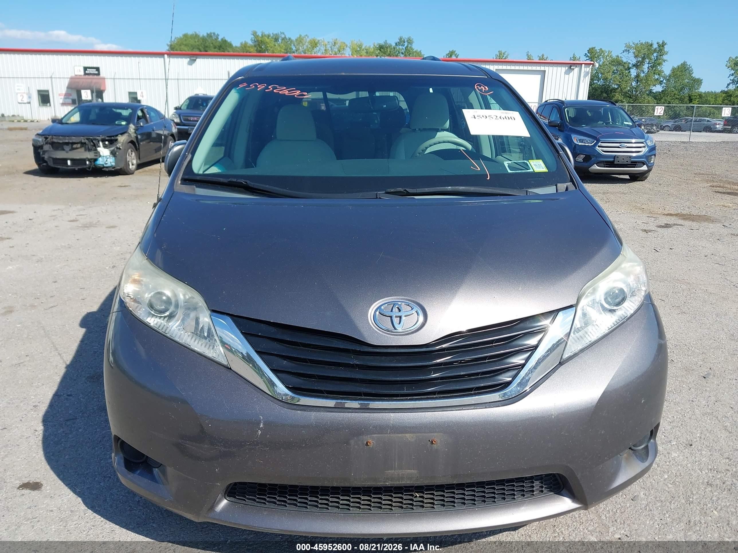 2012 Toyota Sienna Le V6 8 Passenger Gray vin: 5TDKK3DC9CS224930