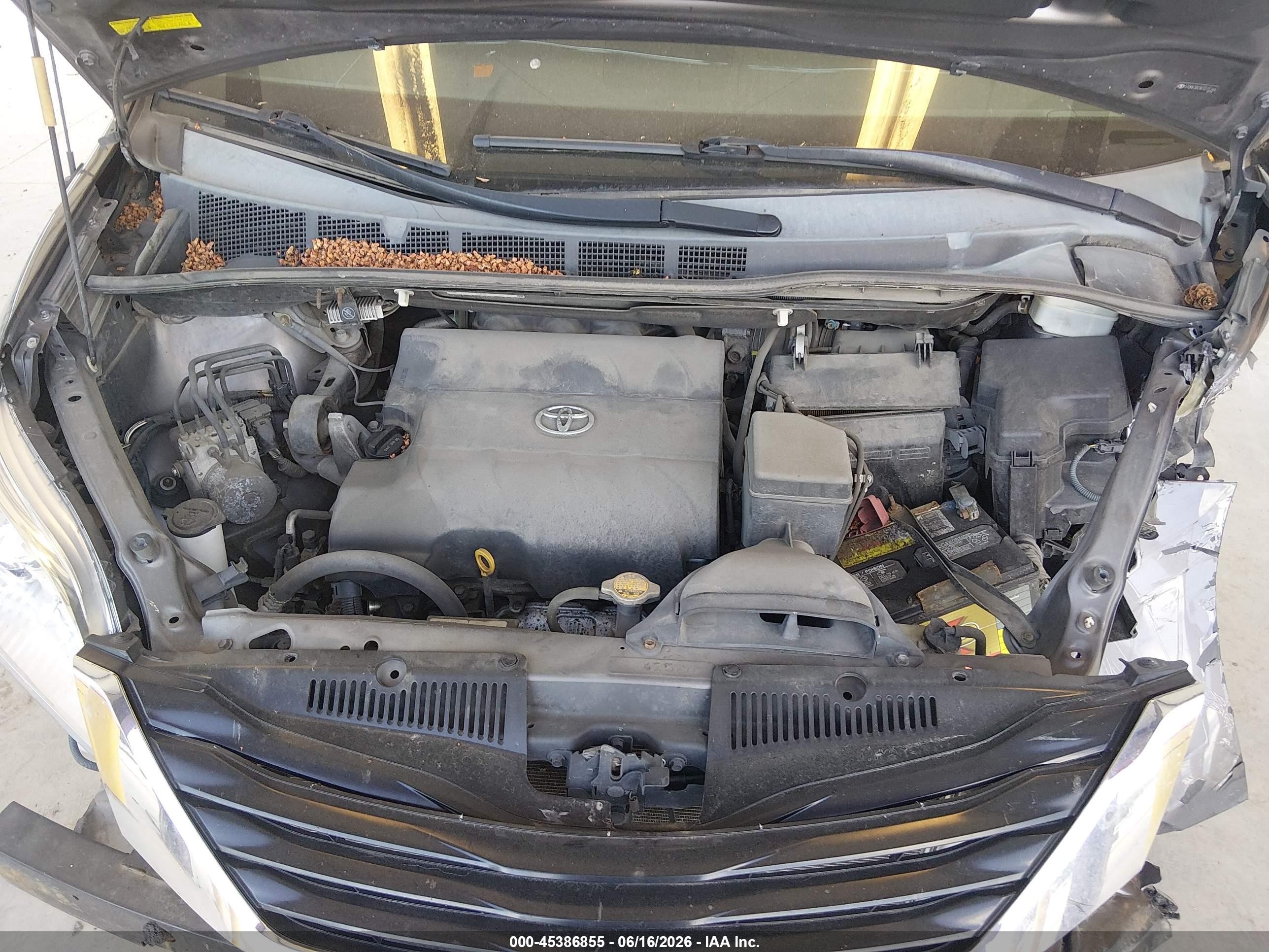 2012 Toyota Sienna Le V6 8 Passenger Gray vin: 5TDKK3DC9CS225348