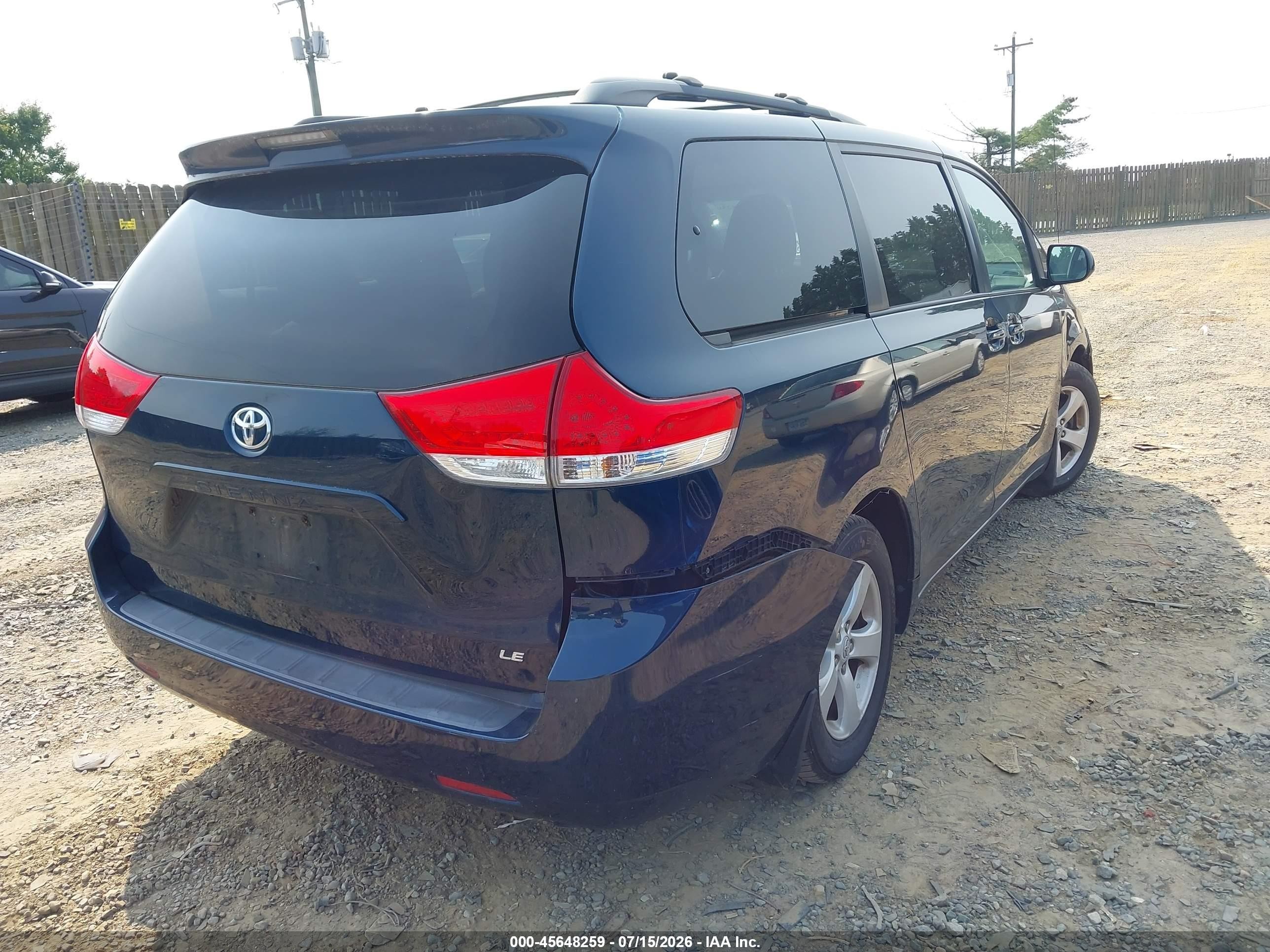 2012 Toyota Sienna Le V6 8 Passenger Синий vin: 5TDKK3DC9CS239198