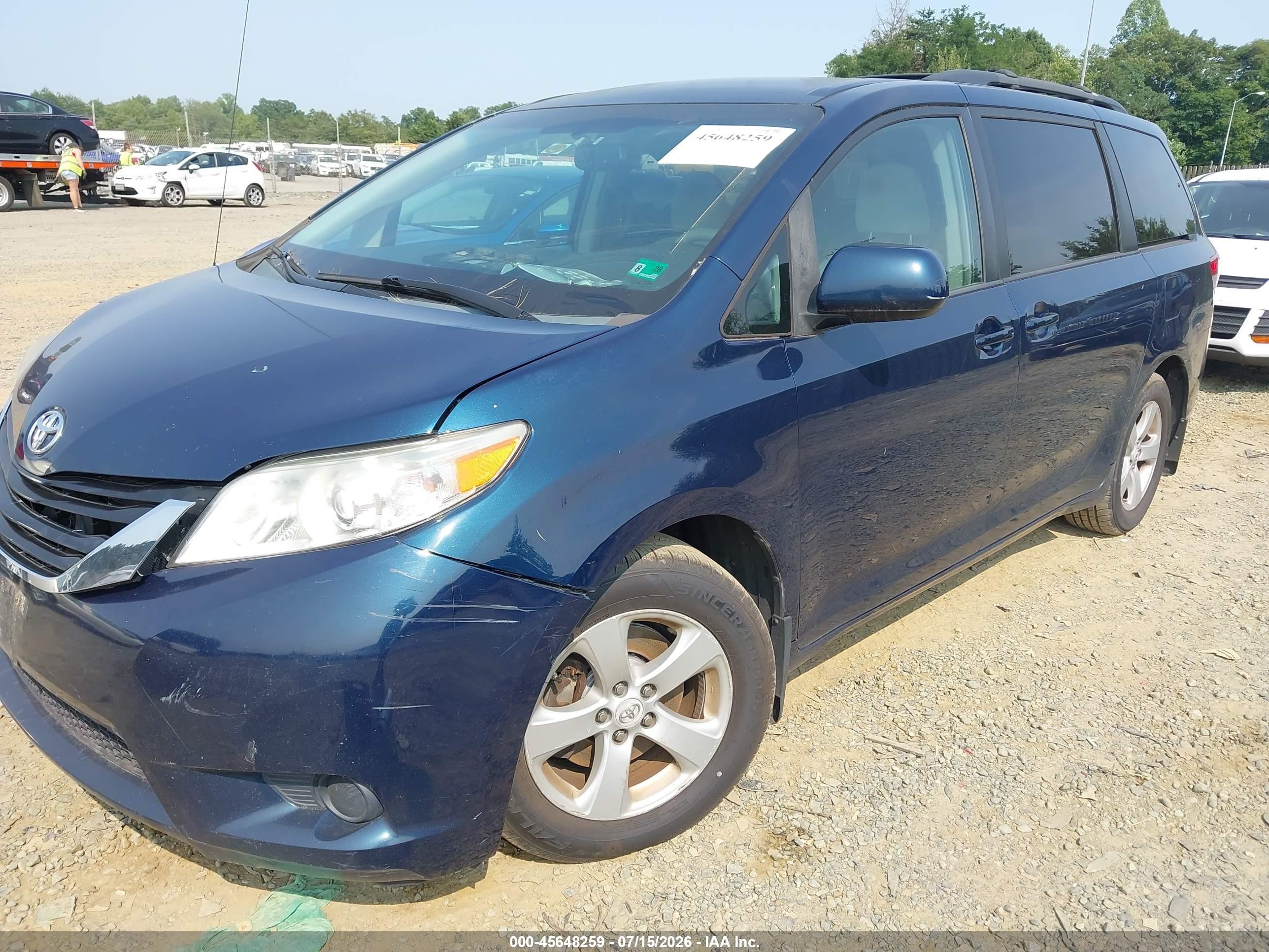 2012 Toyota Sienna Le V6 8 Passenger Синий vin: 5TDKK3DC9CS239198