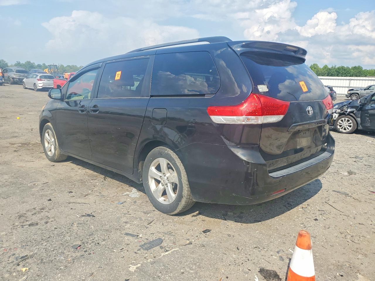 2012 Toyota Sienna Le Black vin: 5TDKK3DC9CS271486