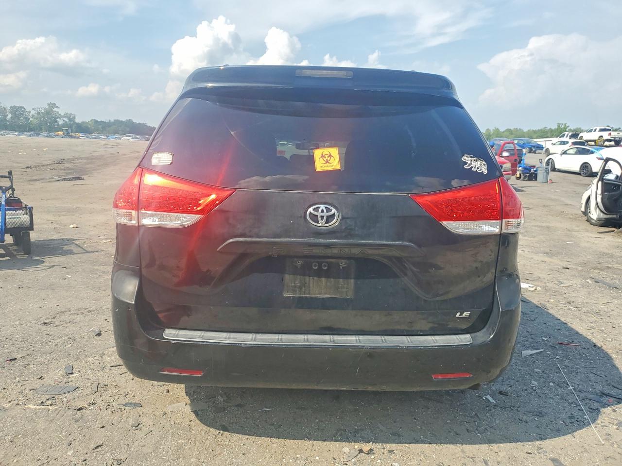 2012 Toyota Sienna Le Black vin: 5TDKK3DC9CS271486