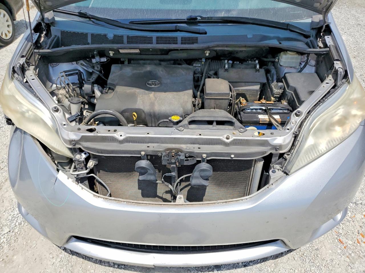 2012 Toyota Sienna Le Silver vin: 5TDKK3DC9CS275280