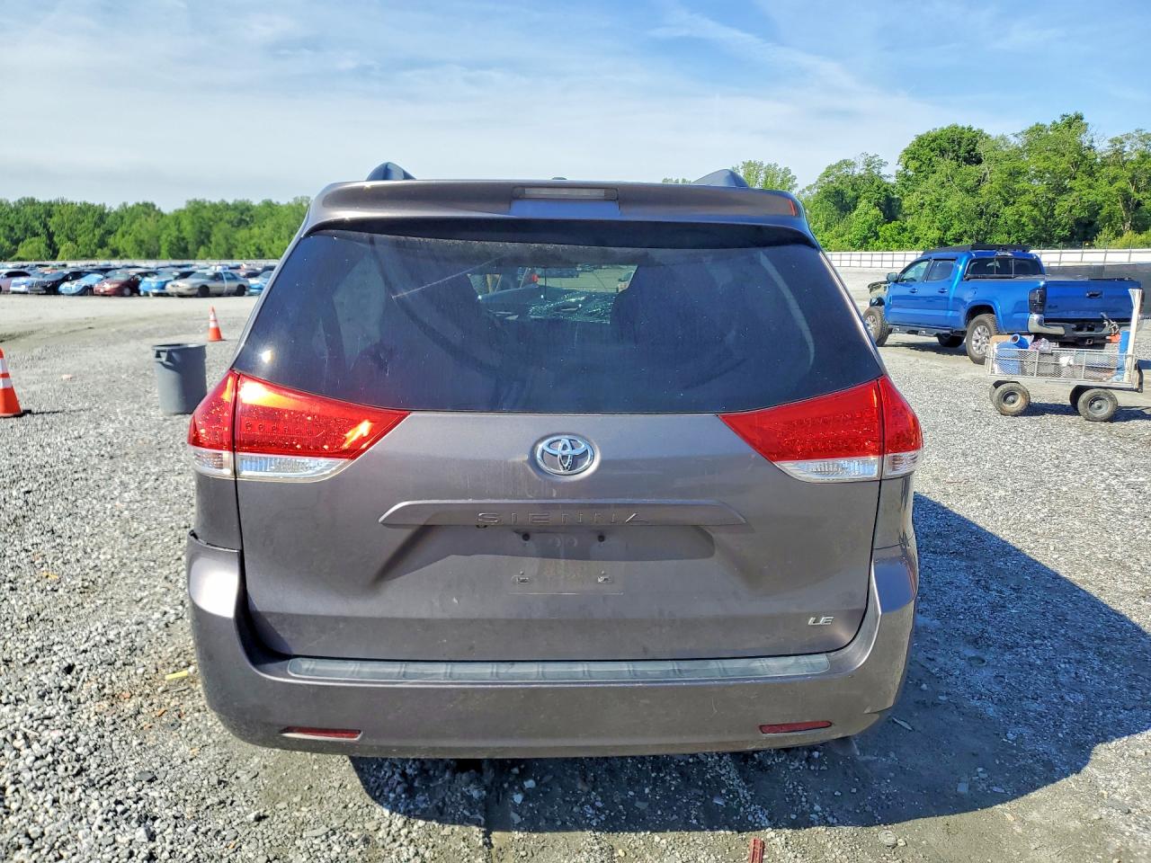 2012 Toyota Sienna Le Gray vin: 5TDKK3DC9CS276204