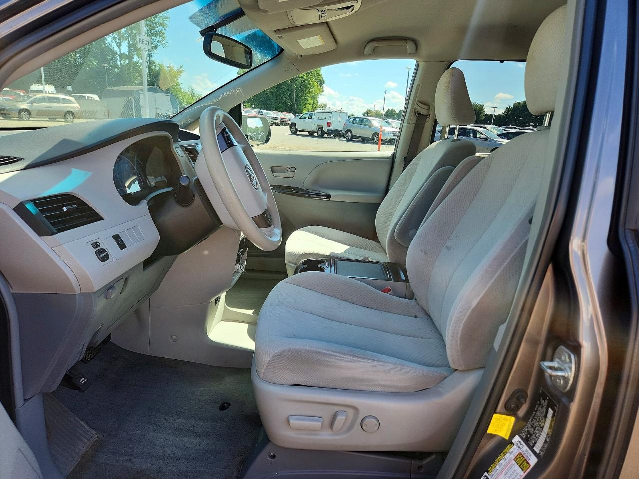 2013 Toyota Sienna Le Gray vin: 5TDKK3DC9DS281324