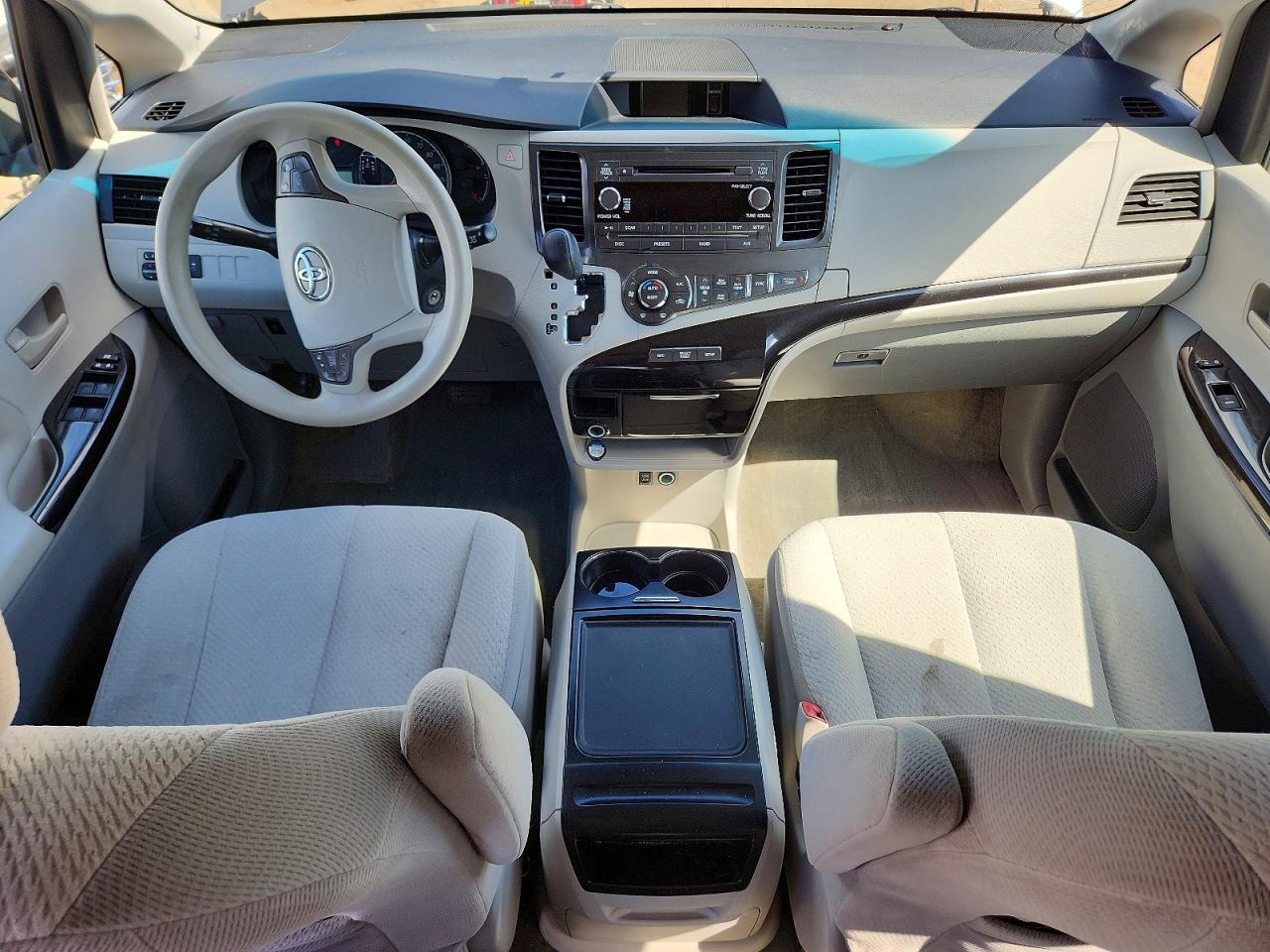 2013 Toyota Sienna Le Gray vin: 5TDKK3DC9DS281324