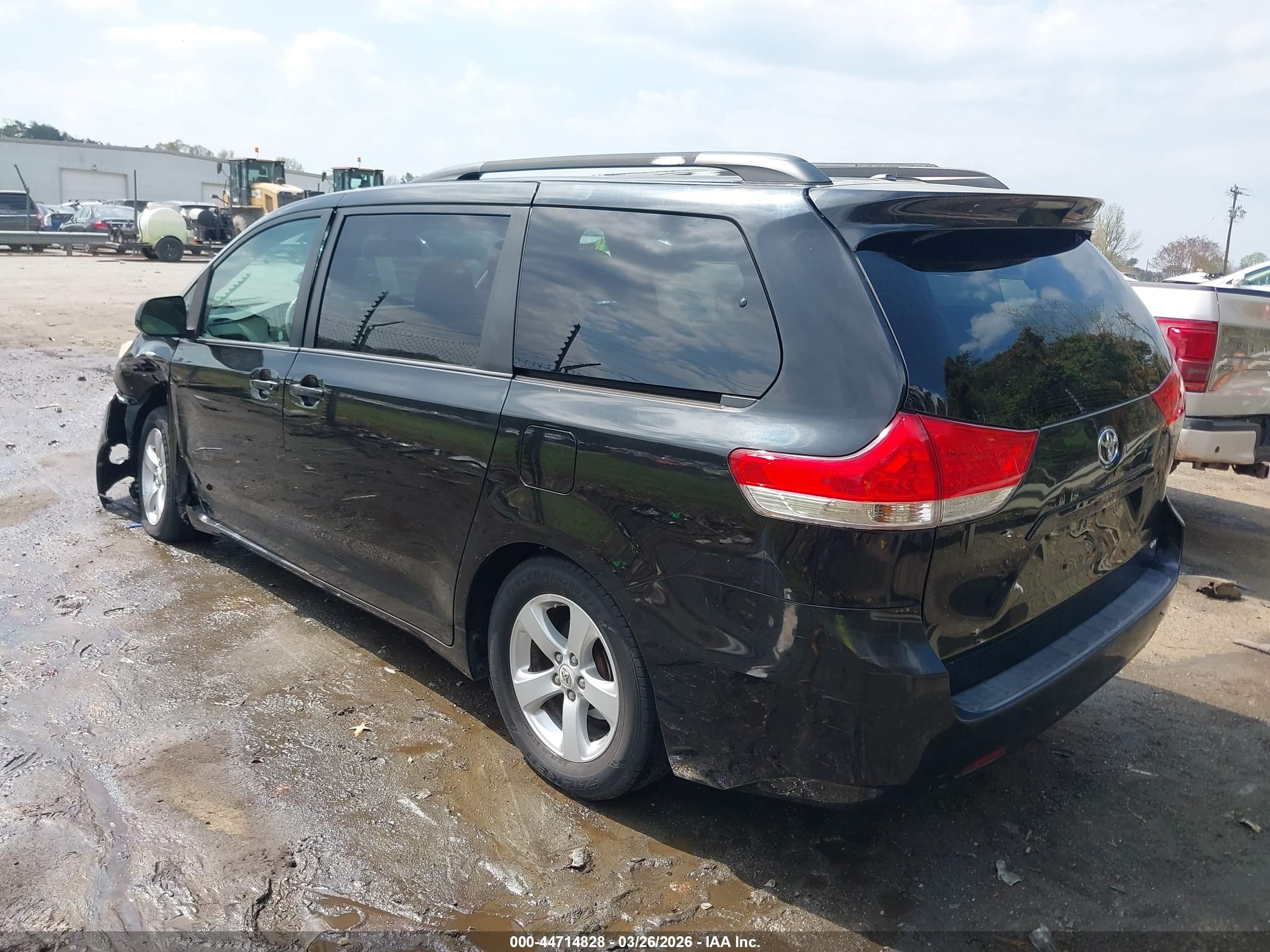 2013 Toyota Sienna Le V6 8 Passenger Black vin: 5TDKK3DC9DS287186