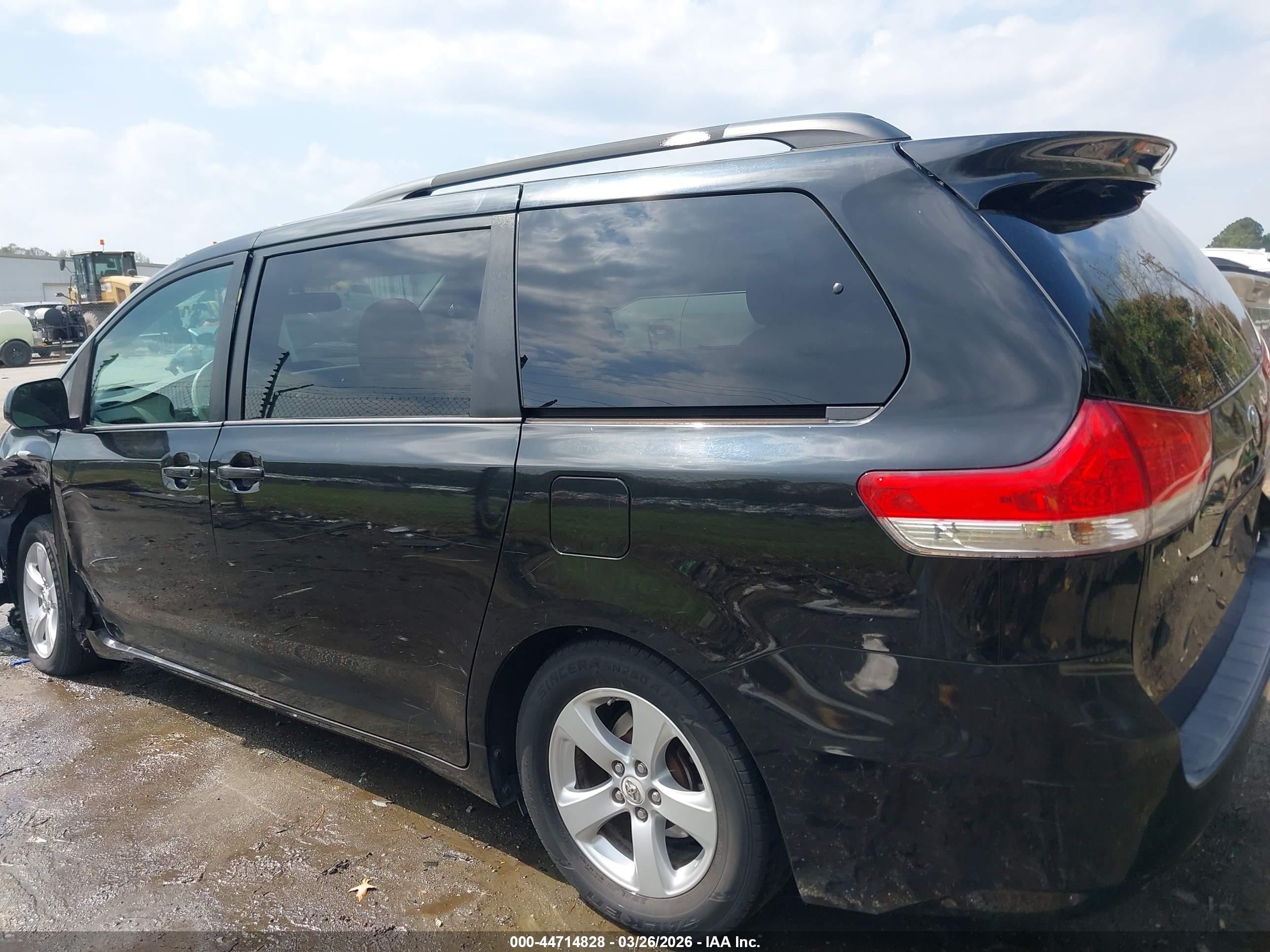 2013 Toyota Sienna Le V6 8 Passenger Black vin: 5TDKK3DC9DS287186