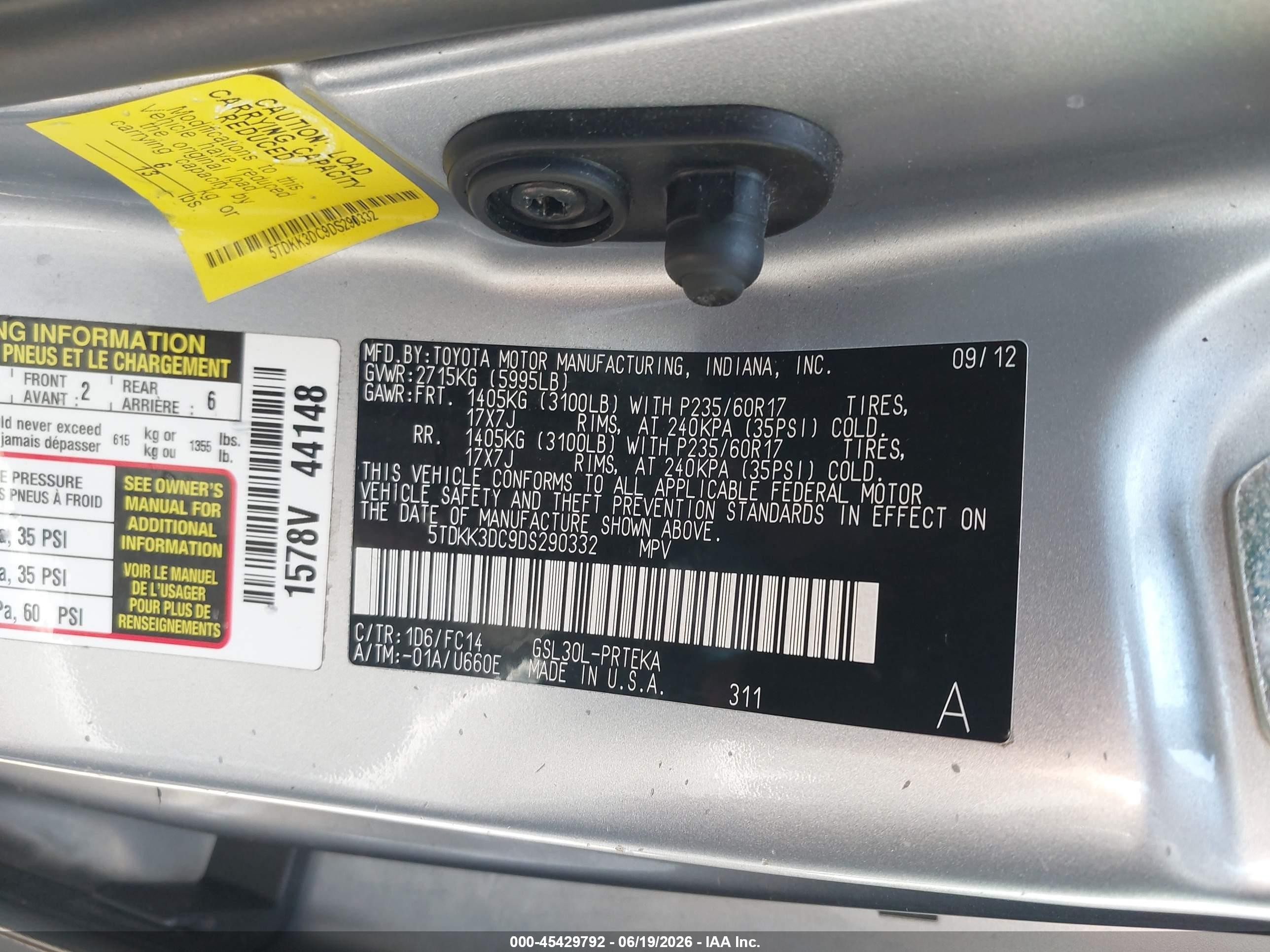 2013 Toyota Sienna Le V6 8 Passenger Silver vin: 5TDKK3DC9DS290332