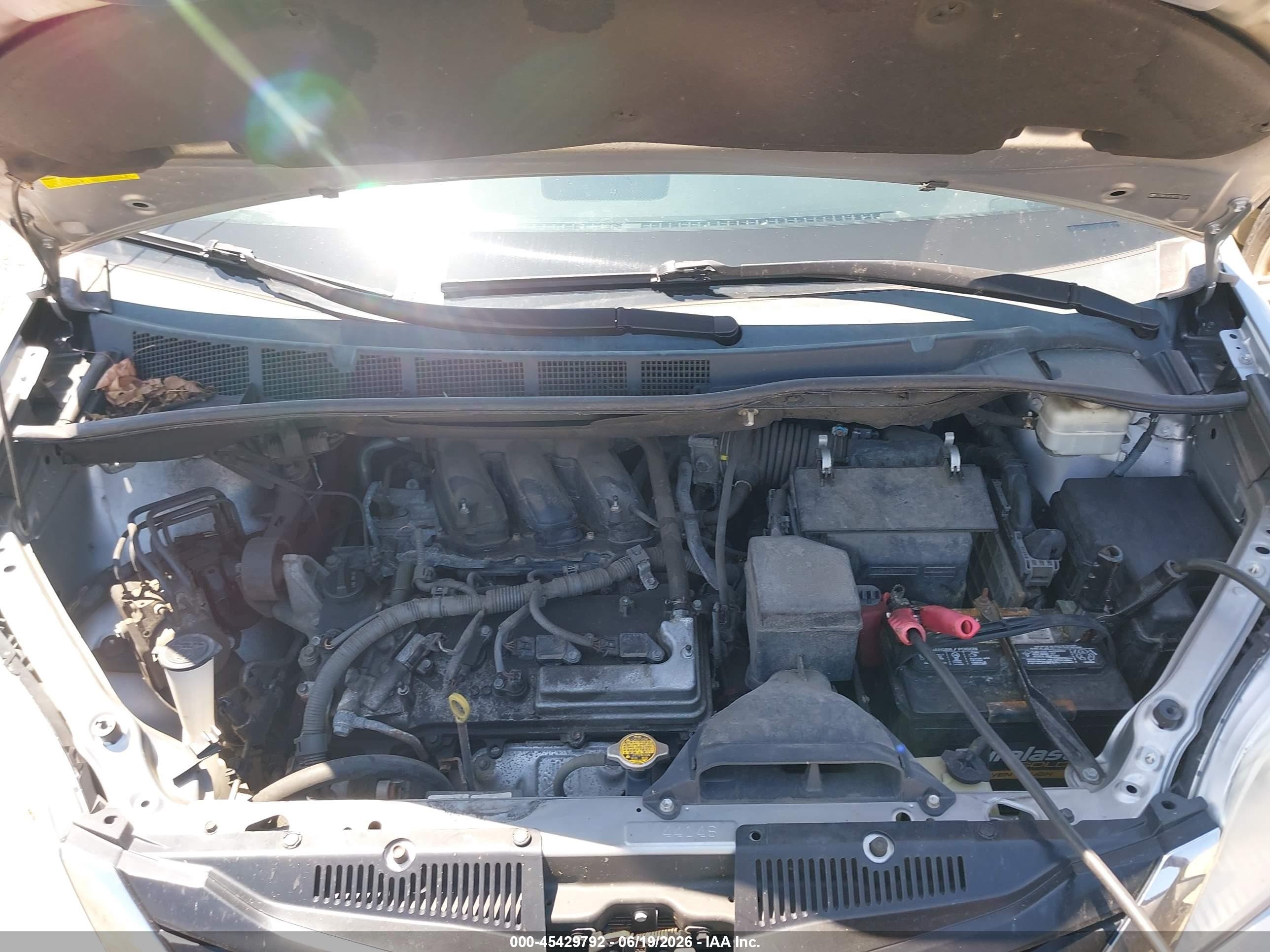2013 Toyota Sienna Le V6 8 Passenger Silver vin: 5TDKK3DC9DS290332