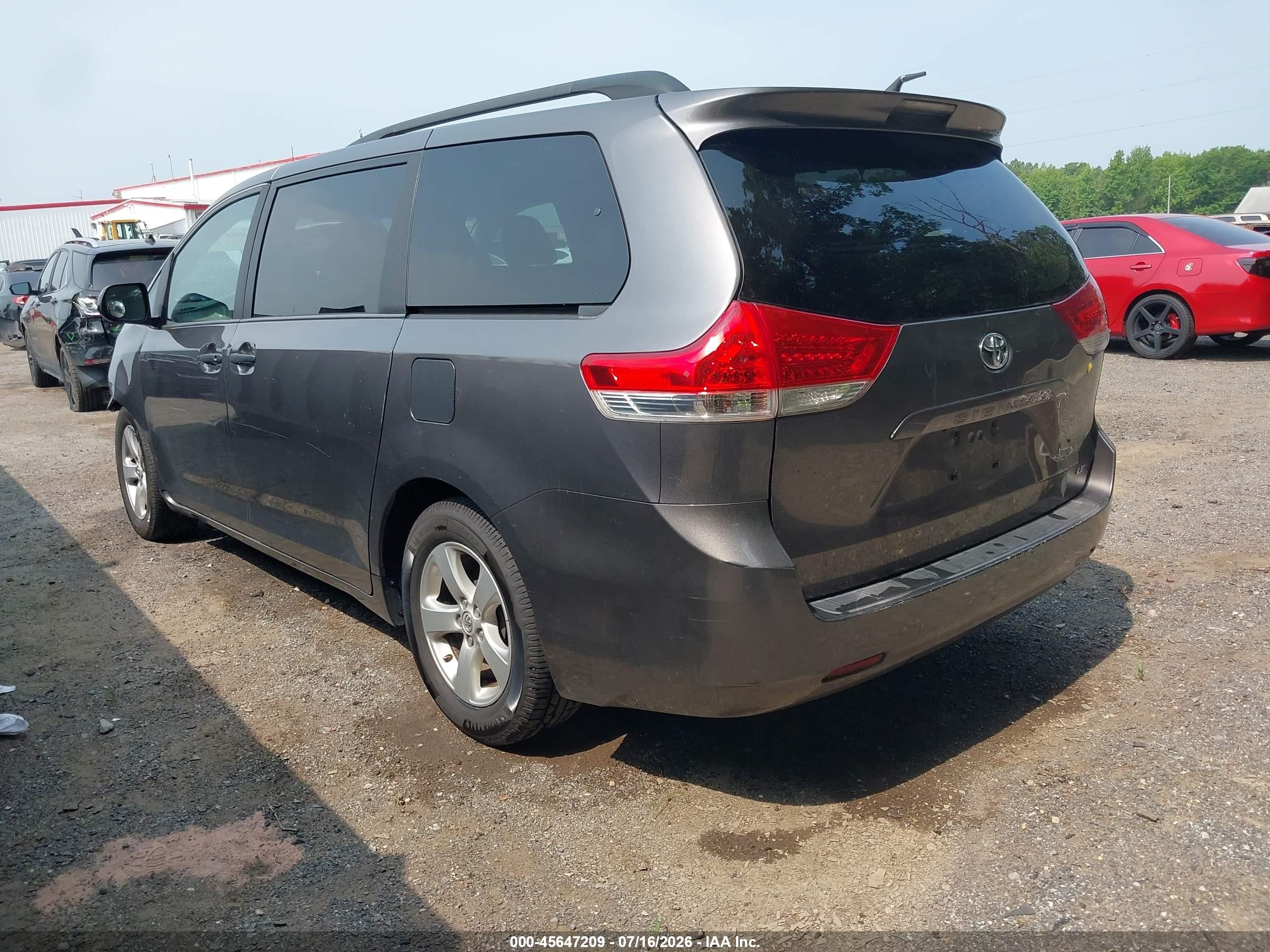 2013 Toyota Sienna Le V6 8 Passenger Gray vin: 5TDKK3DC9DS298799