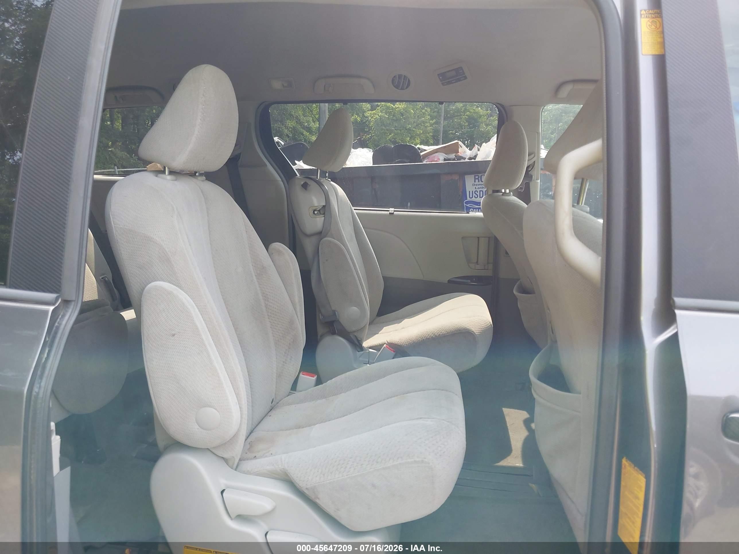 2013 Toyota Sienna Le V6 8 Passenger Gray vin: 5TDKK3DC9DS298799