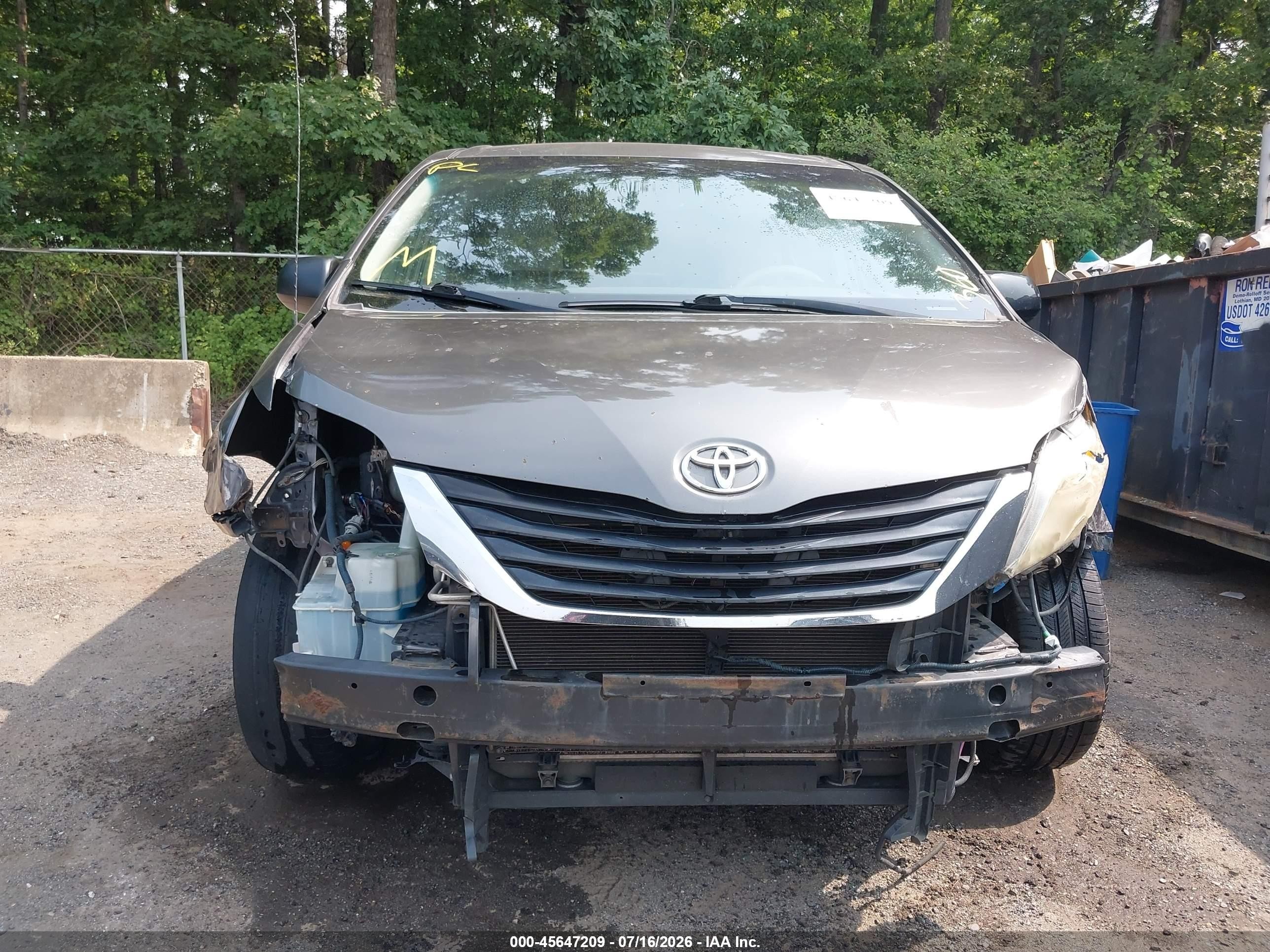 2013 Toyota Sienna Le V6 8 Passenger Gray vin: 5TDKK3DC9DS298799