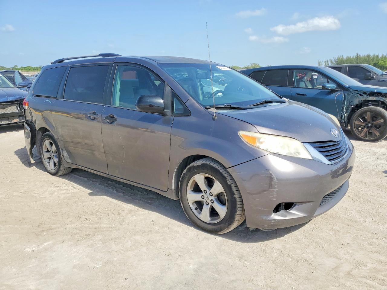2013 Toyota Sienna Le Gray vin: 5TDKK3DC9DS301779