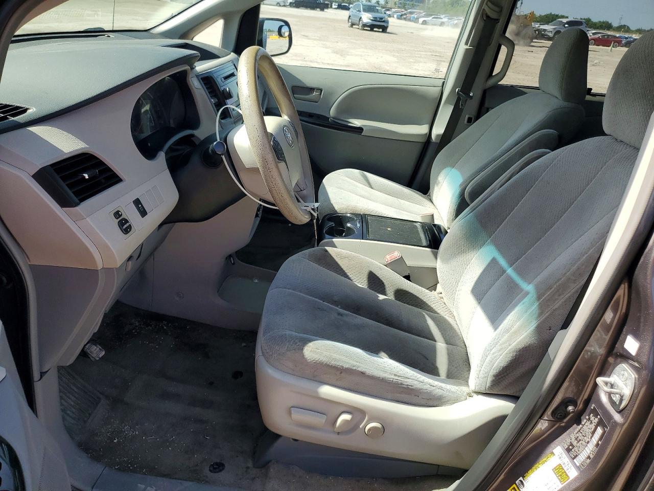 2013 Toyota Sienna Le Gray vin: 5TDKK3DC9DS301779