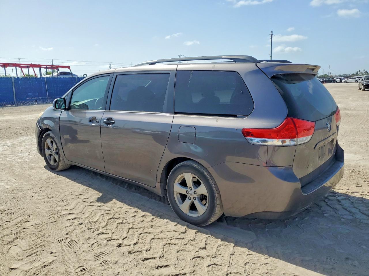 2013 Toyota Sienna Le Gray vin: 5TDKK3DC9DS301779