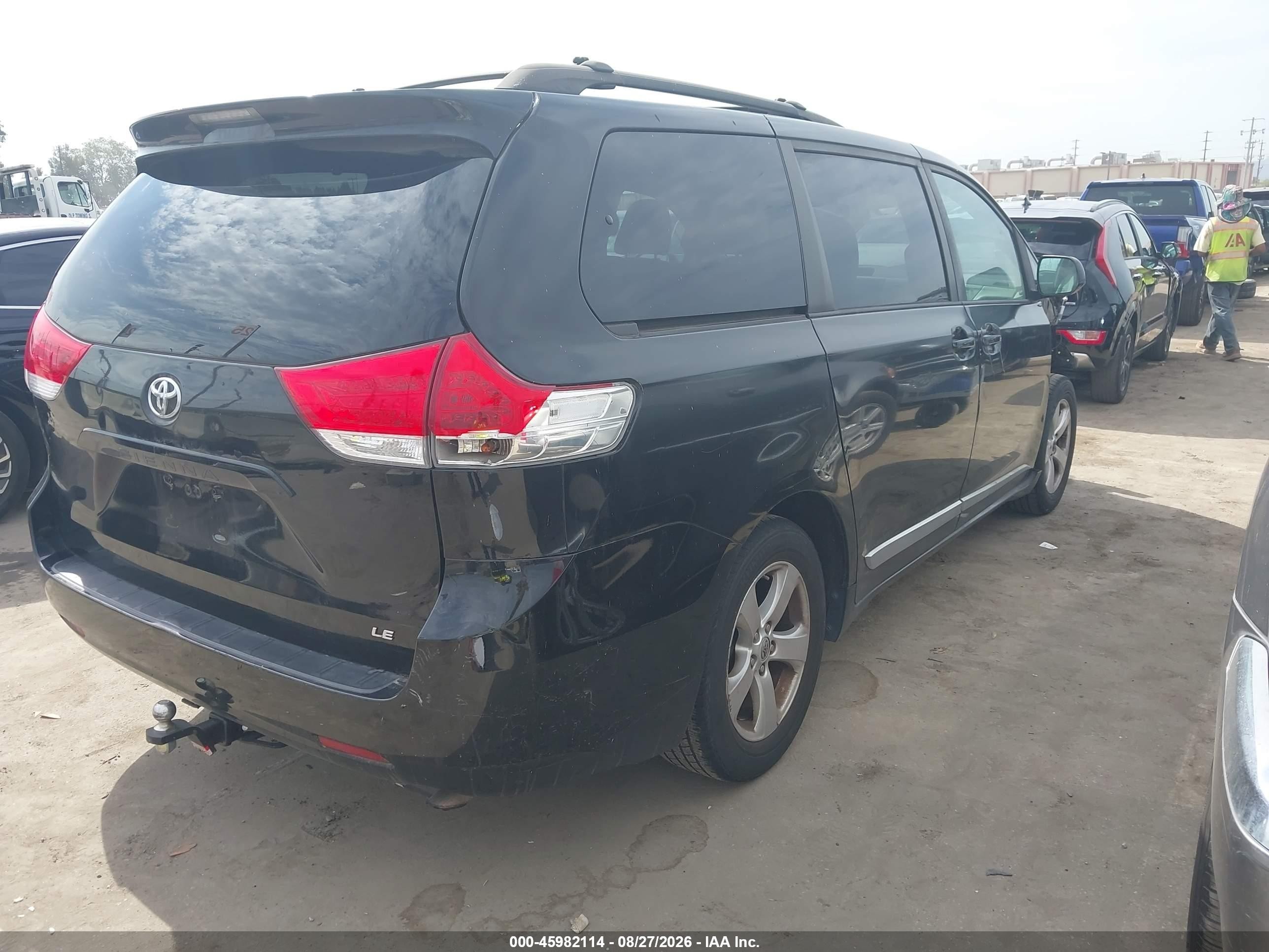 2013 Toyota Sienna Le V6 8 Passenger Black vin: 5TDKK3DC9DS320333