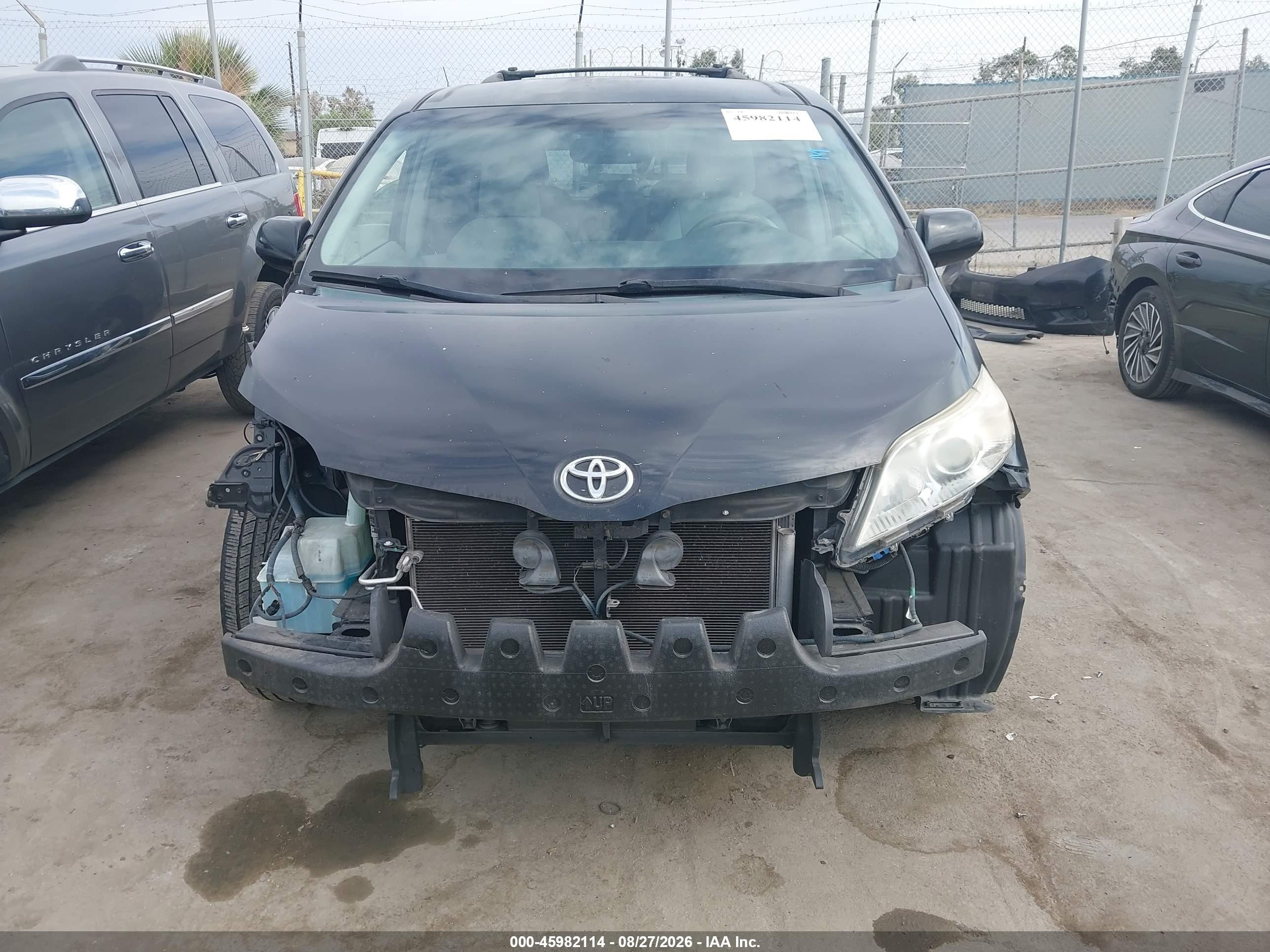 2013 Toyota Sienna Le V6 8 Passenger Black vin: 5TDKK3DC9DS320333