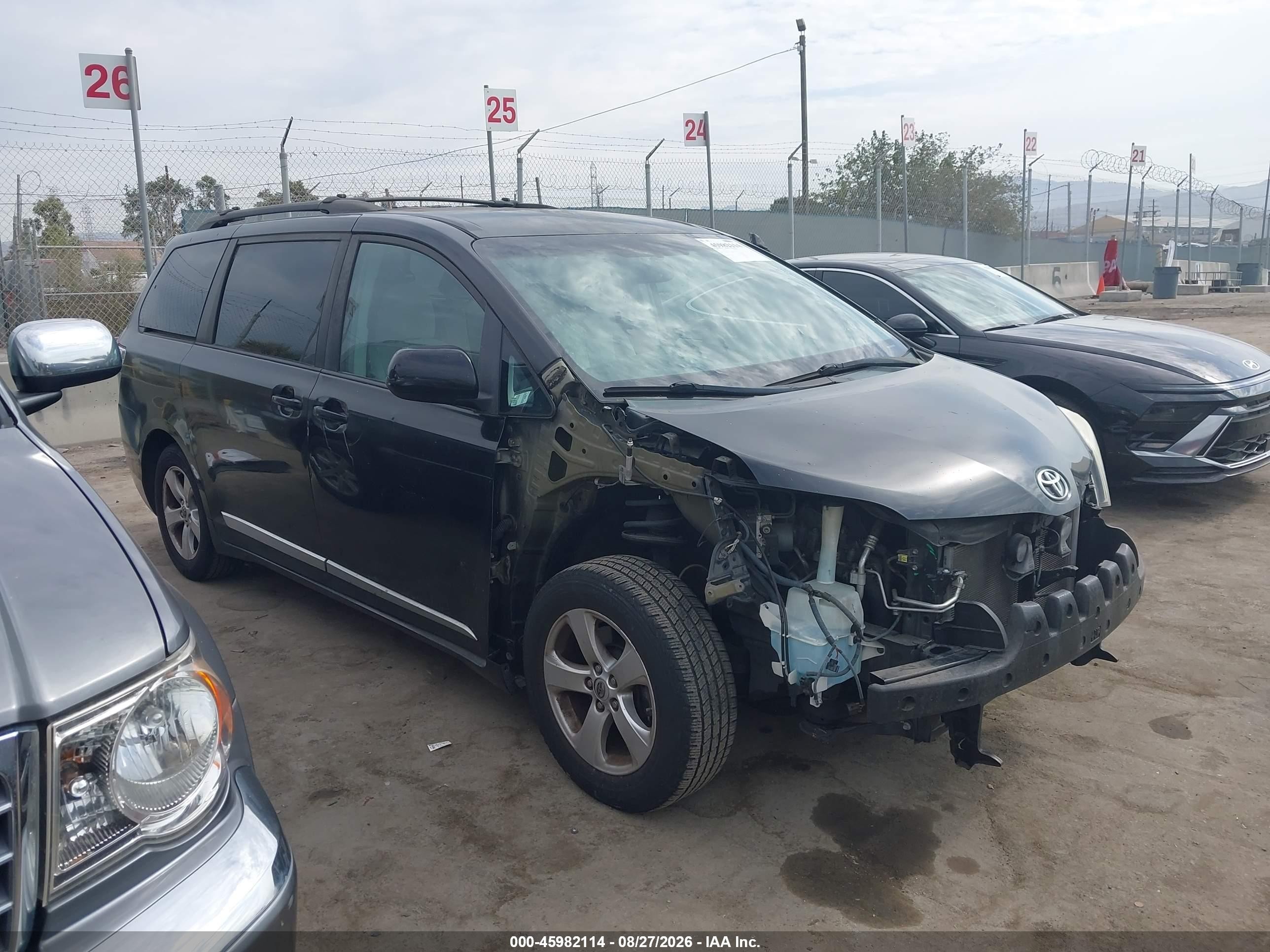 2013 Toyota Sienna Le V6 8 Passenger Black vin: 5TDKK3DC9DS320333