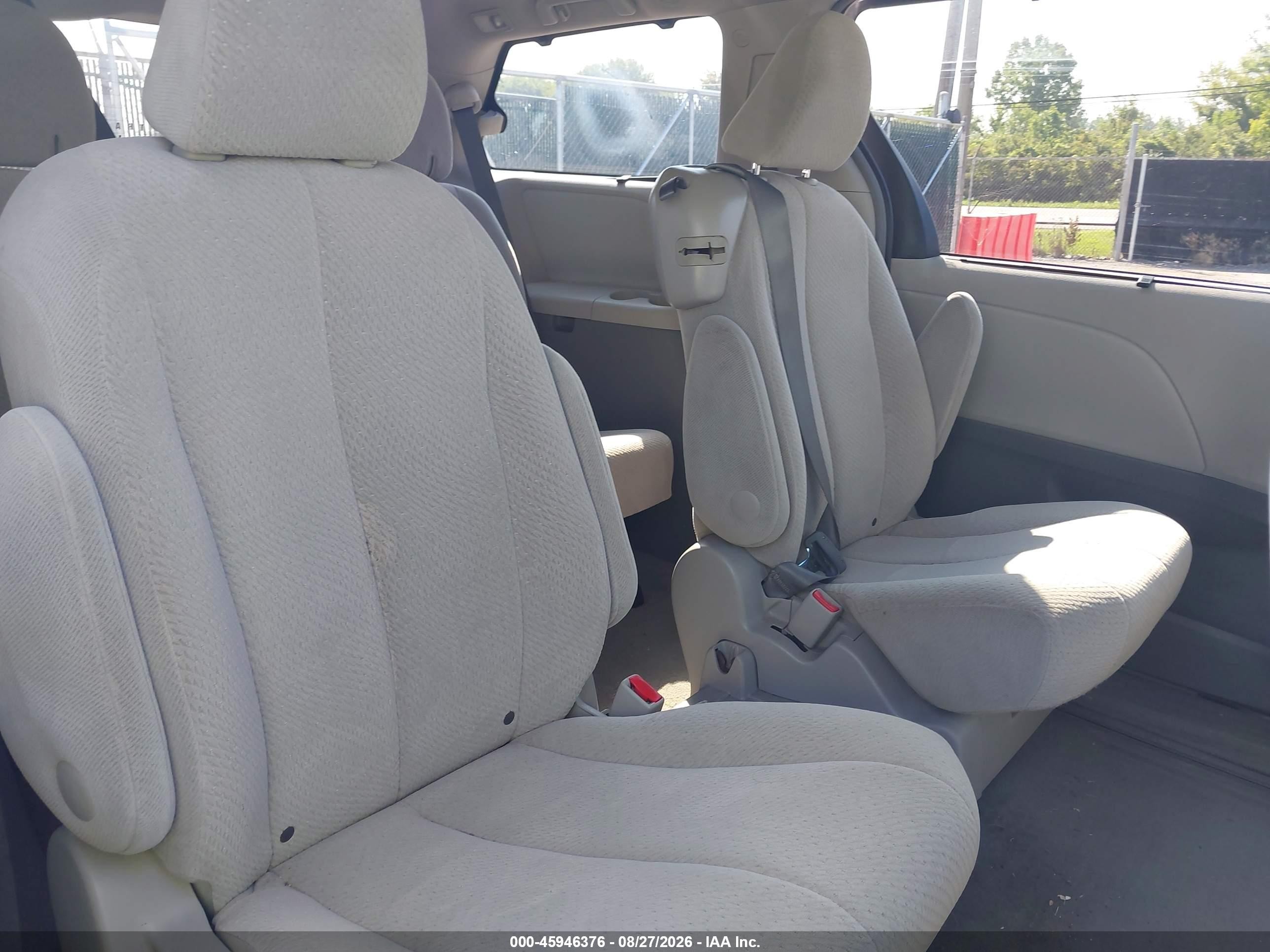 2013 Toyota Sienna Le V6 8 Passenger White vin: 5TDKK3DC9DS321093