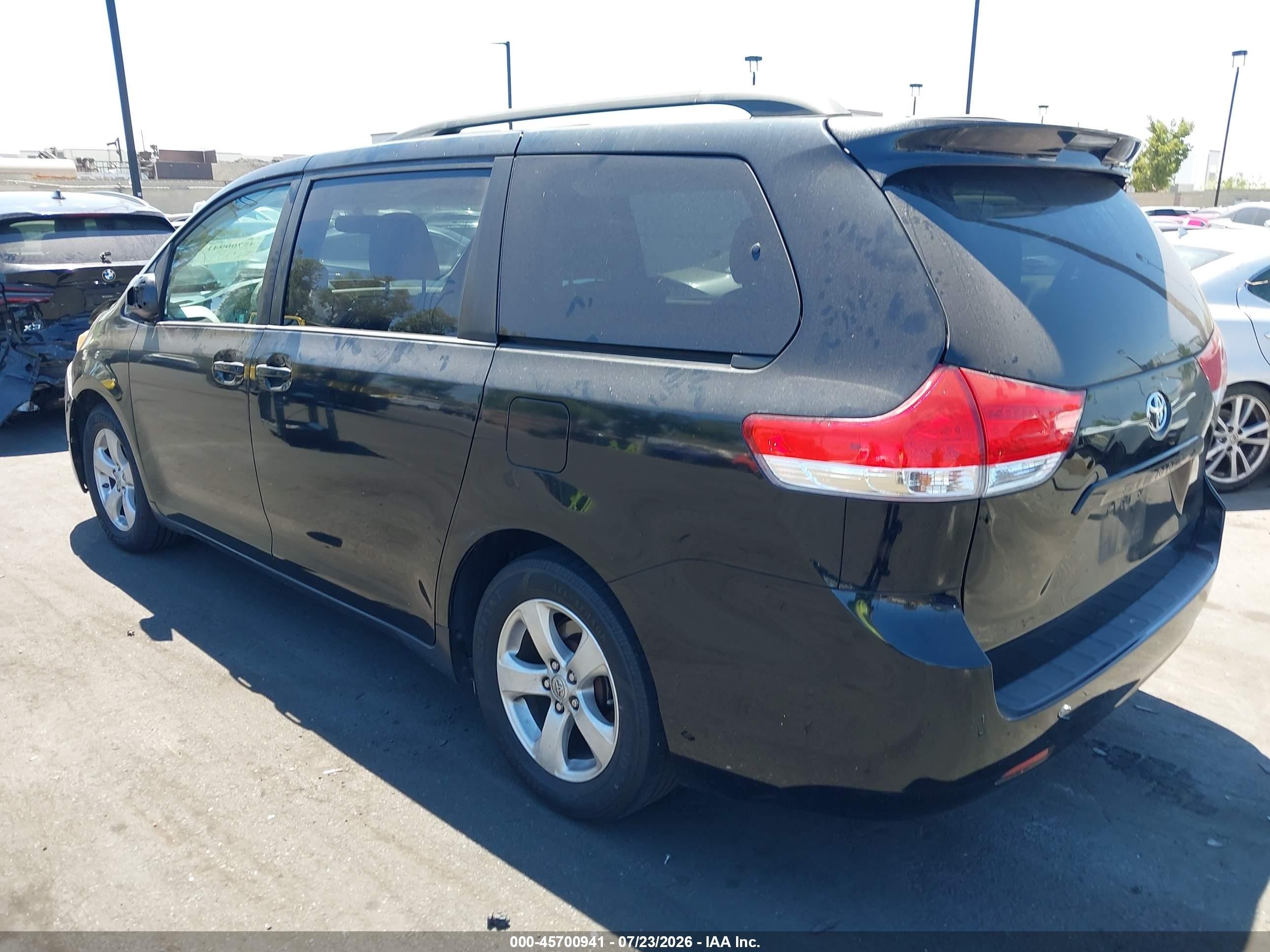 2013 Toyota Sienna Le V6 8 Passenger Black vin: 5TDKK3DC9DS323376