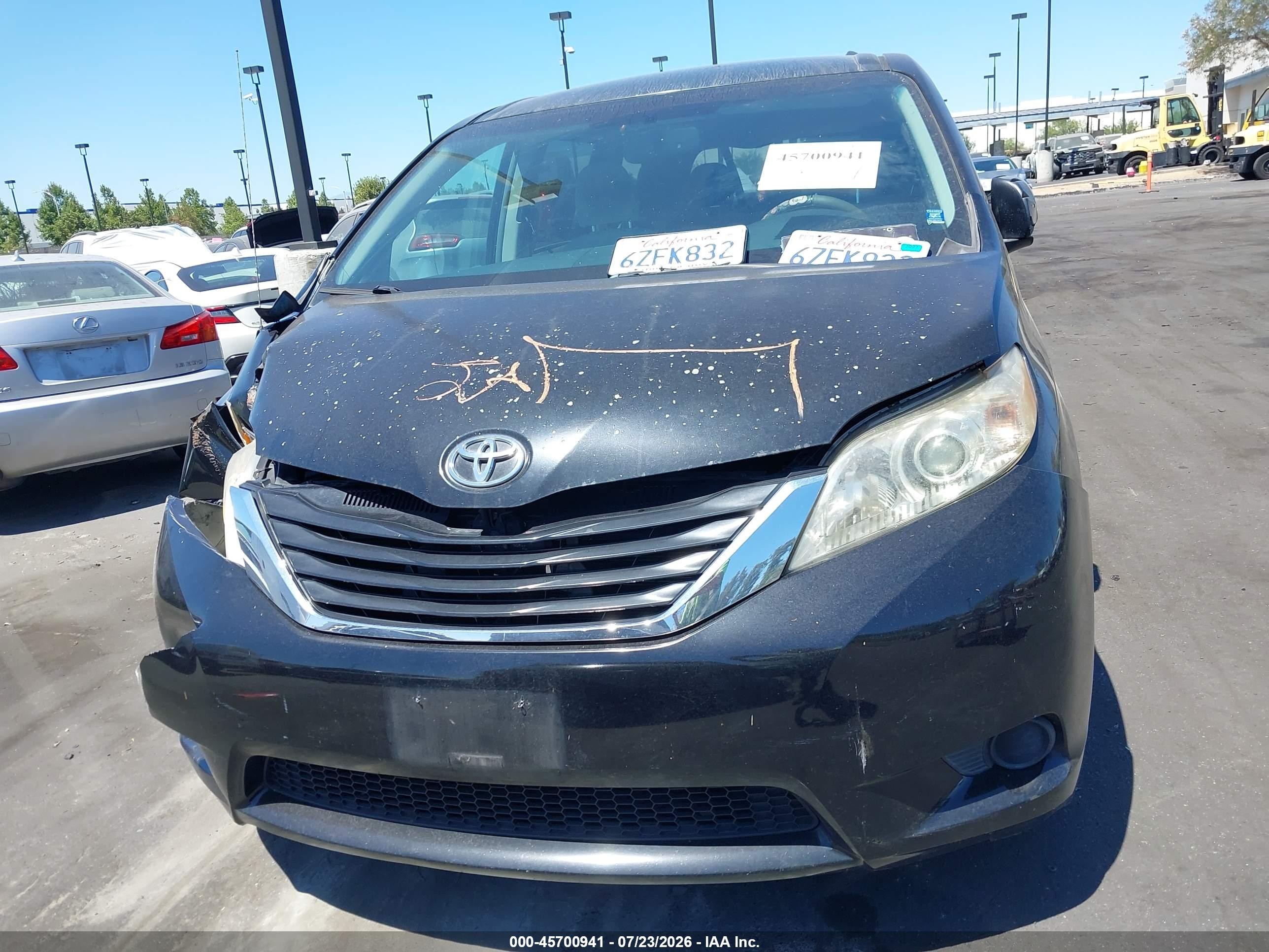 2013 Toyota Sienna Le V6 8 Passenger Black vin: 5TDKK3DC9DS323376