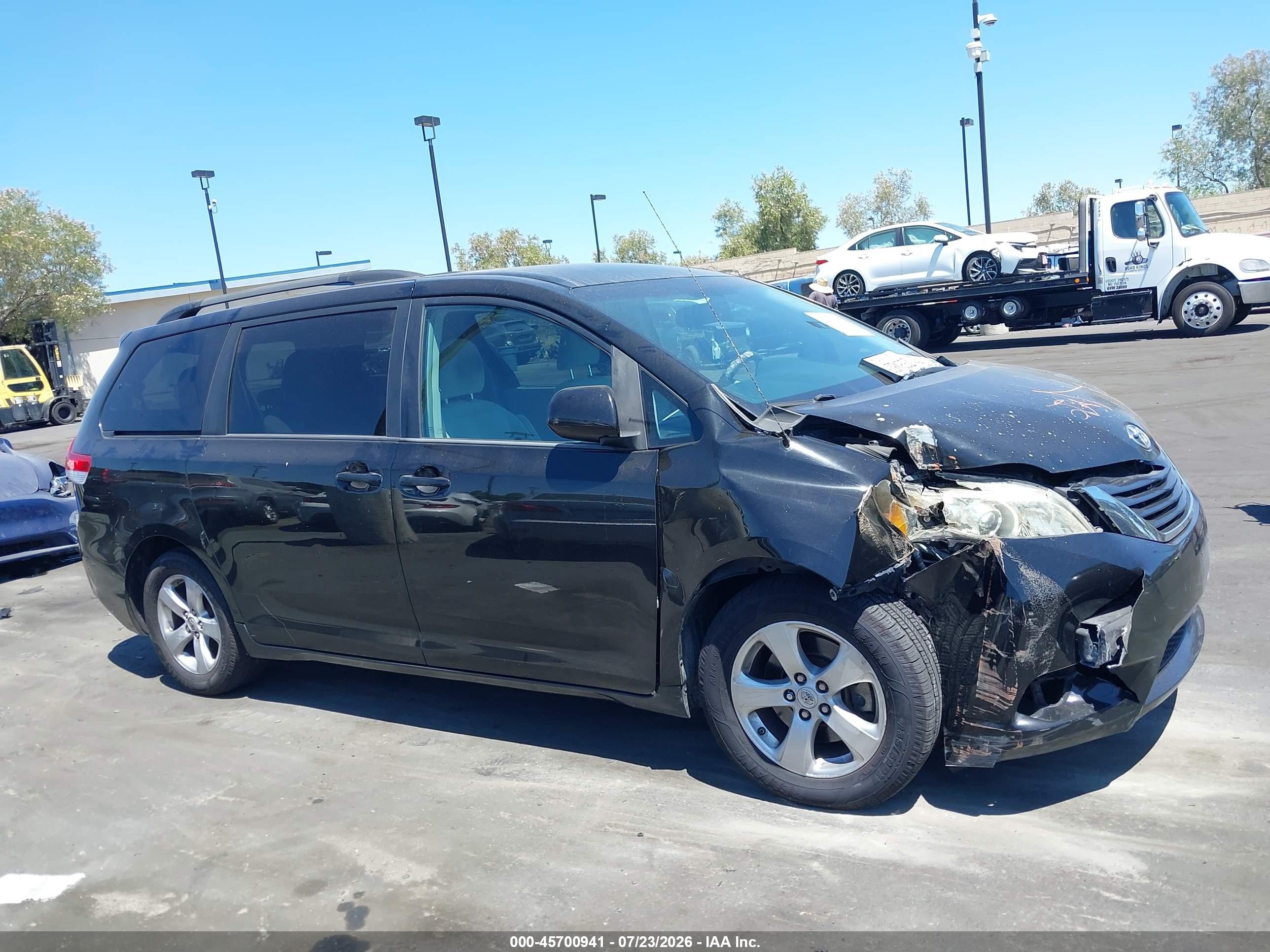 2013 Toyota Sienna Le V6 8 Passenger Black vin: 5TDKK3DC9DS323376