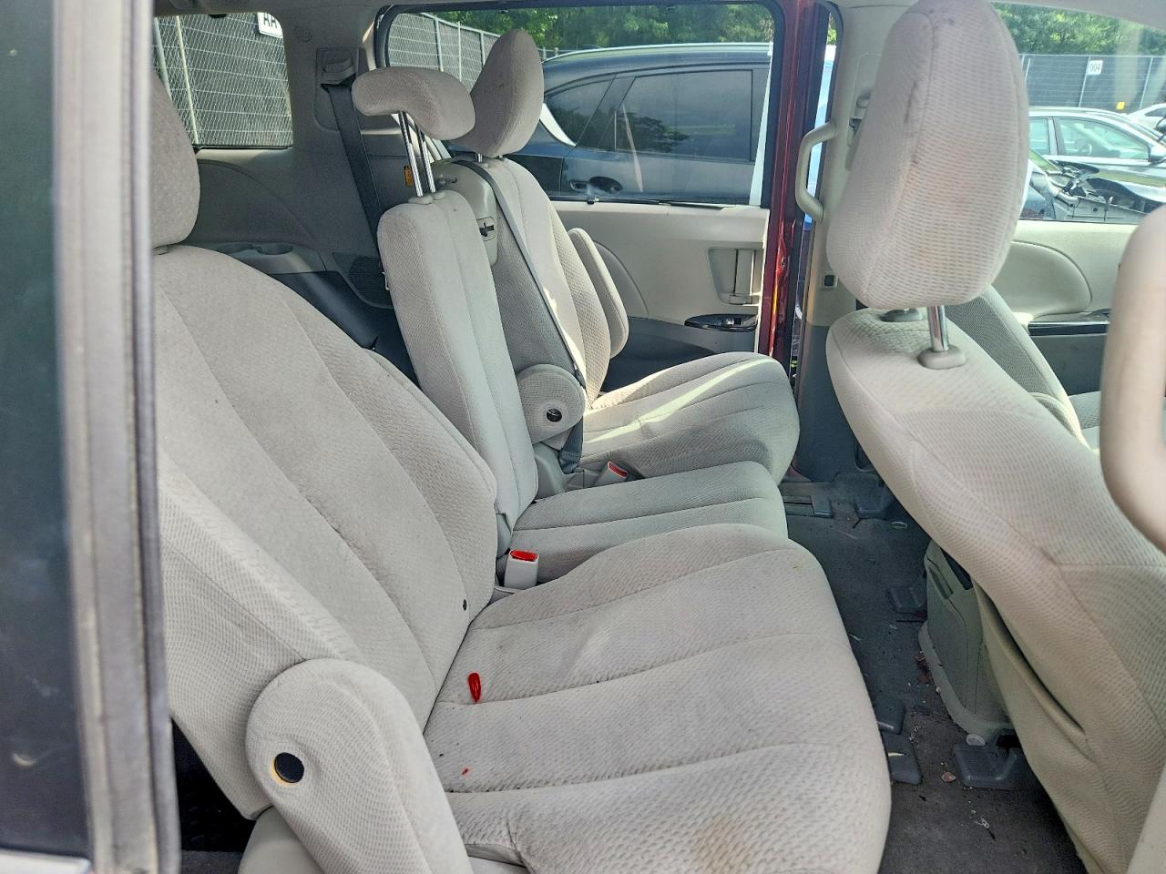 2013 Toyota Sienna Le Maroon vin: 5TDKK3DC9DS341876