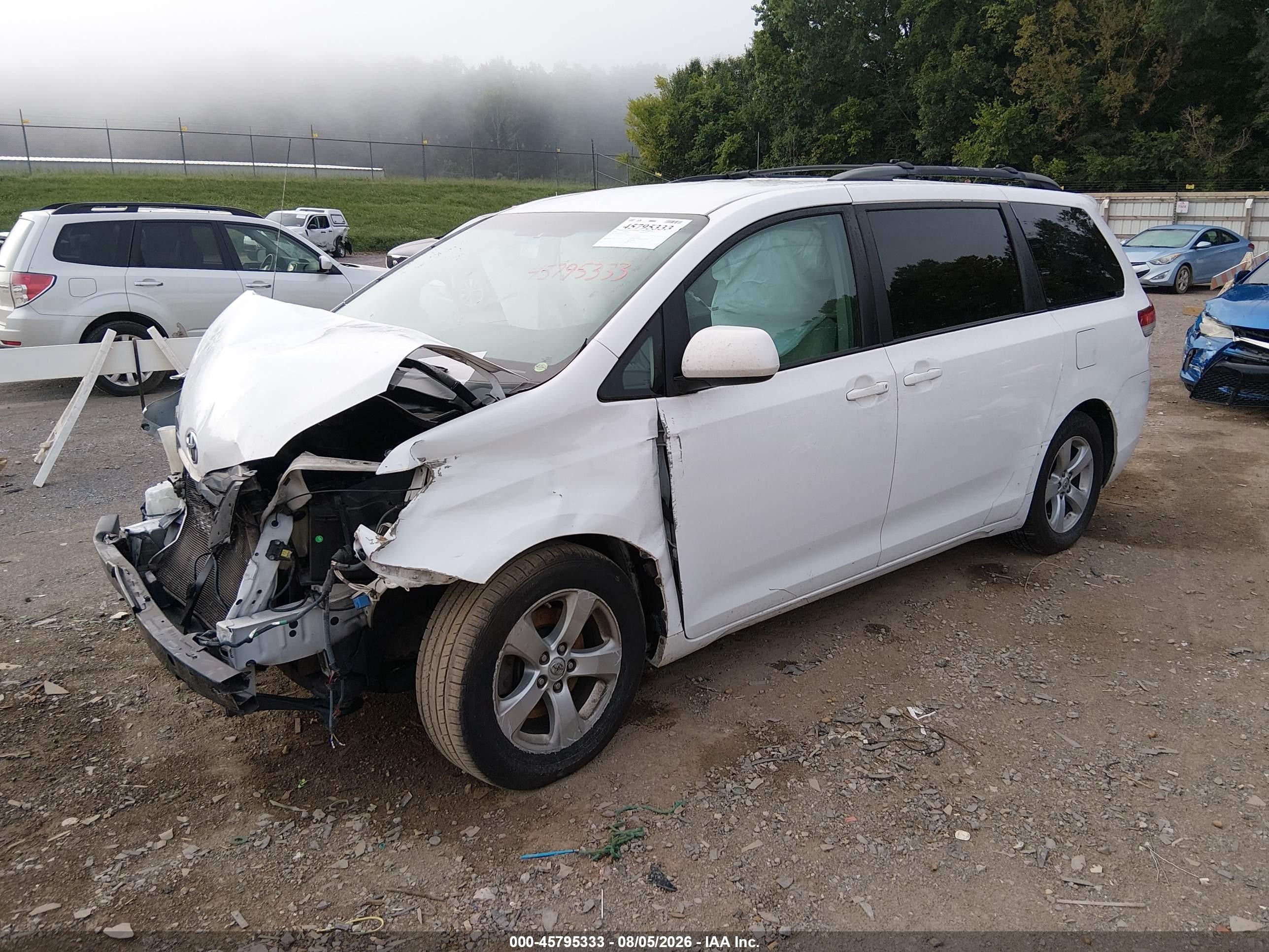 2013 Toyota Sienna Le V6 8 Passenger Белый vin: 5TDKK3DC9DS355051