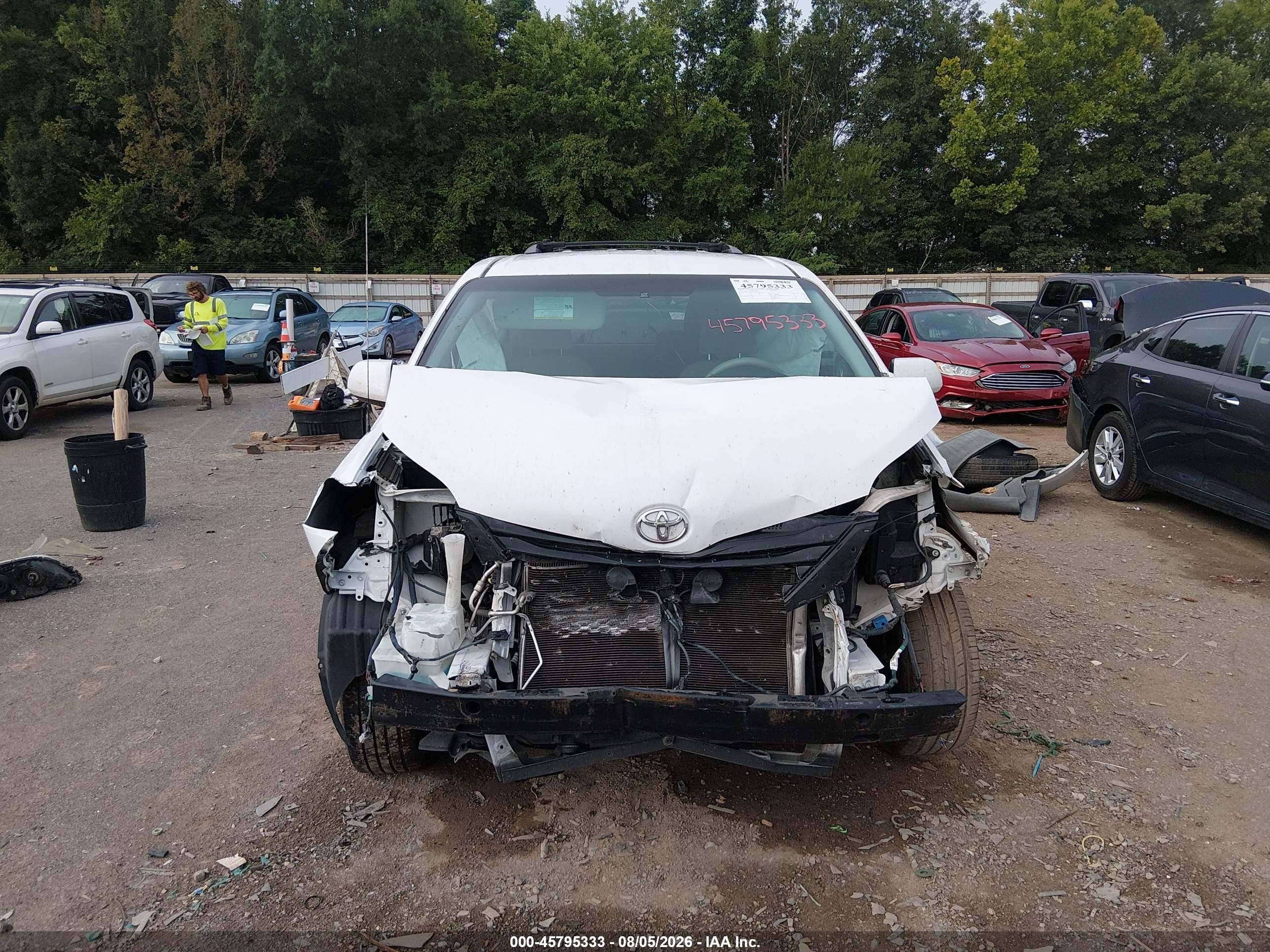 2013 Toyota Sienna Le V6 8 Passenger Белый vin: 5TDKK3DC9DS355051