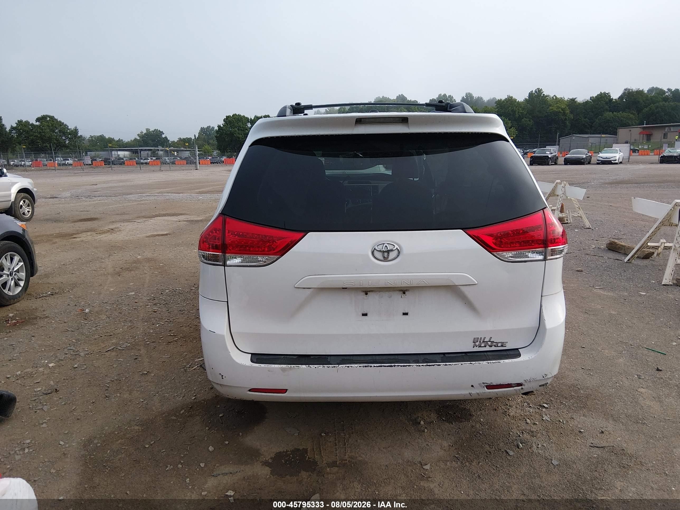 2013 Toyota Sienna Le V6 8 Passenger Белый vin: 5TDKK3DC9DS355051