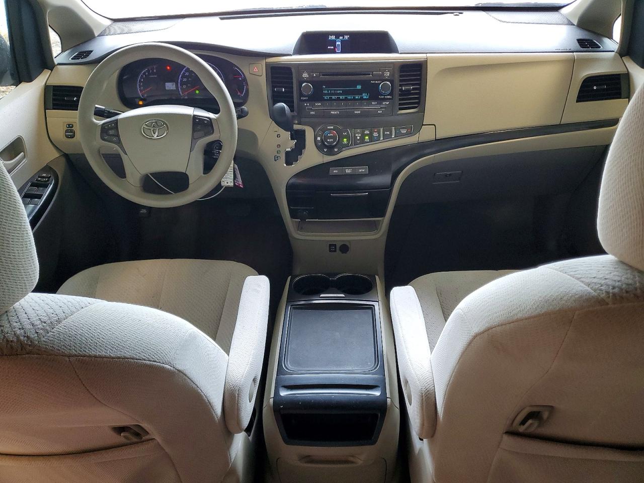 2013 Toyota Sienna Le Золотой vin: 5TDKK3DC9DS362789