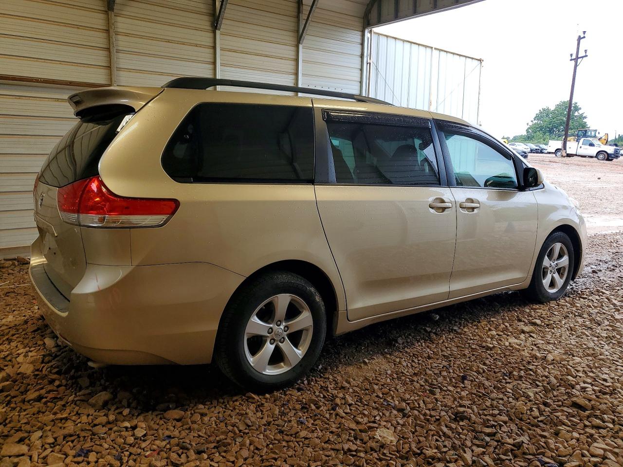 2013 Toyota Sienna Le Золотой vin: 5TDKK3DC9DS362789