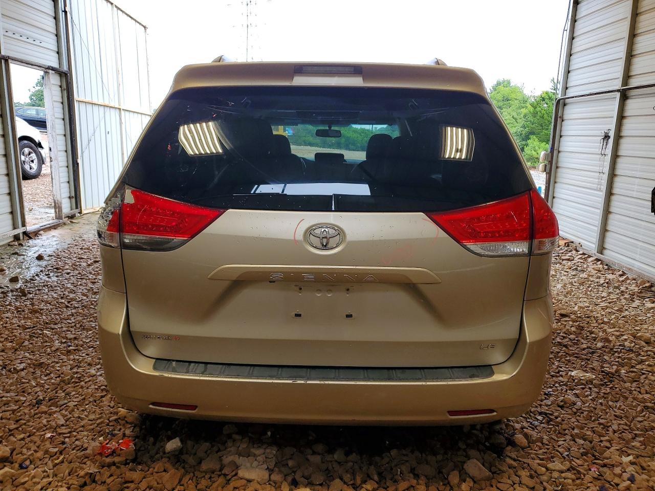 2013 Toyota Sienna Le Золотой vin: 5TDKK3DC9DS362789