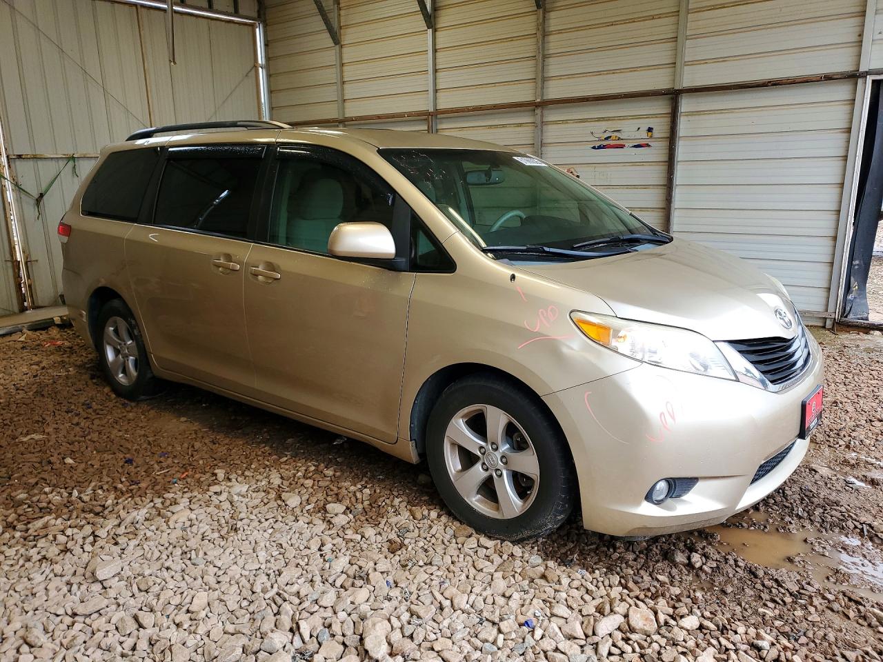 2013 Toyota Sienna Le Золотой vin: 5TDKK3DC9DS362789