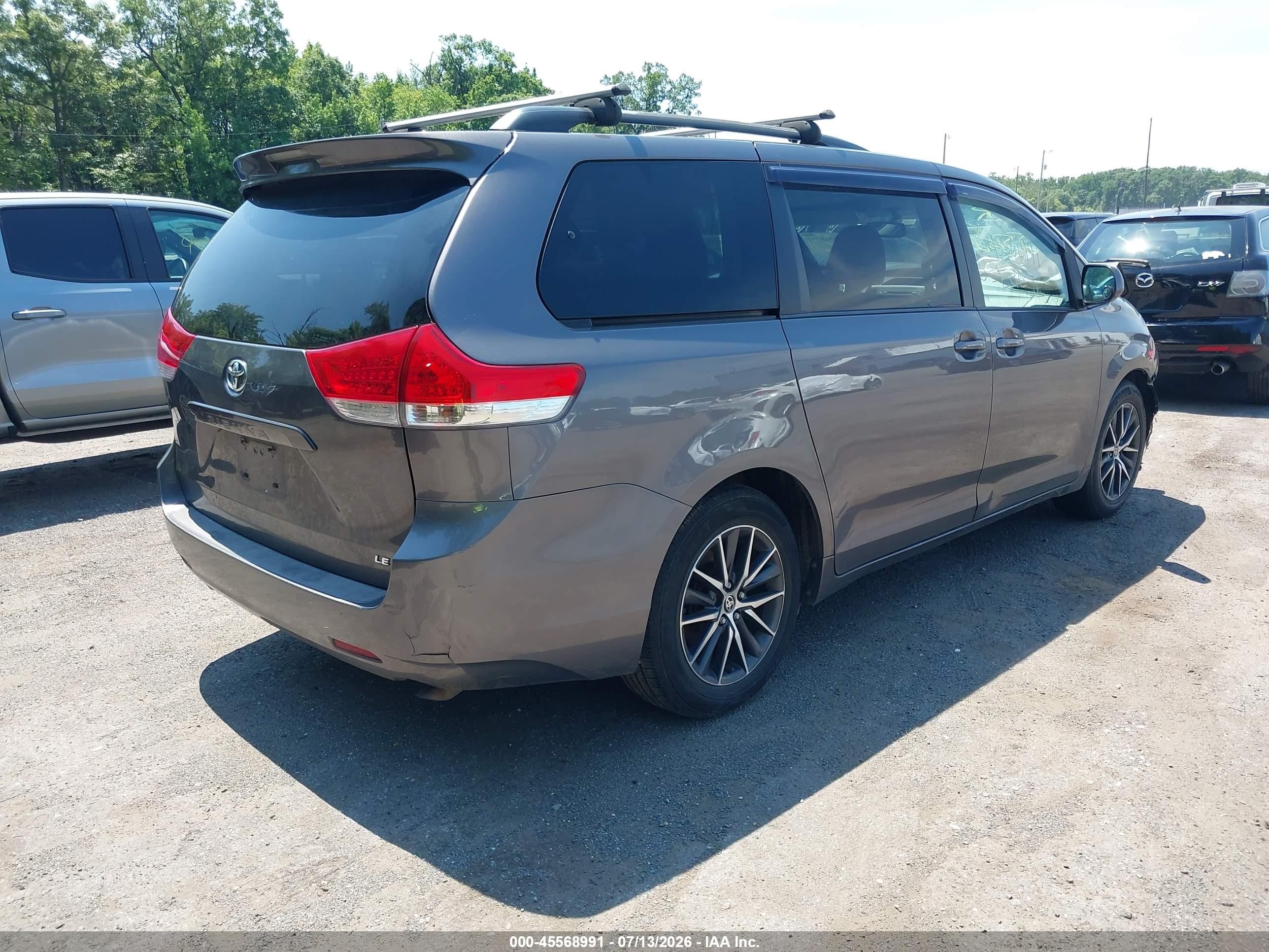 2013 Toyota Sienna Le V6 8 Passenger Gray vin: 5TDKK3DC9DS386705