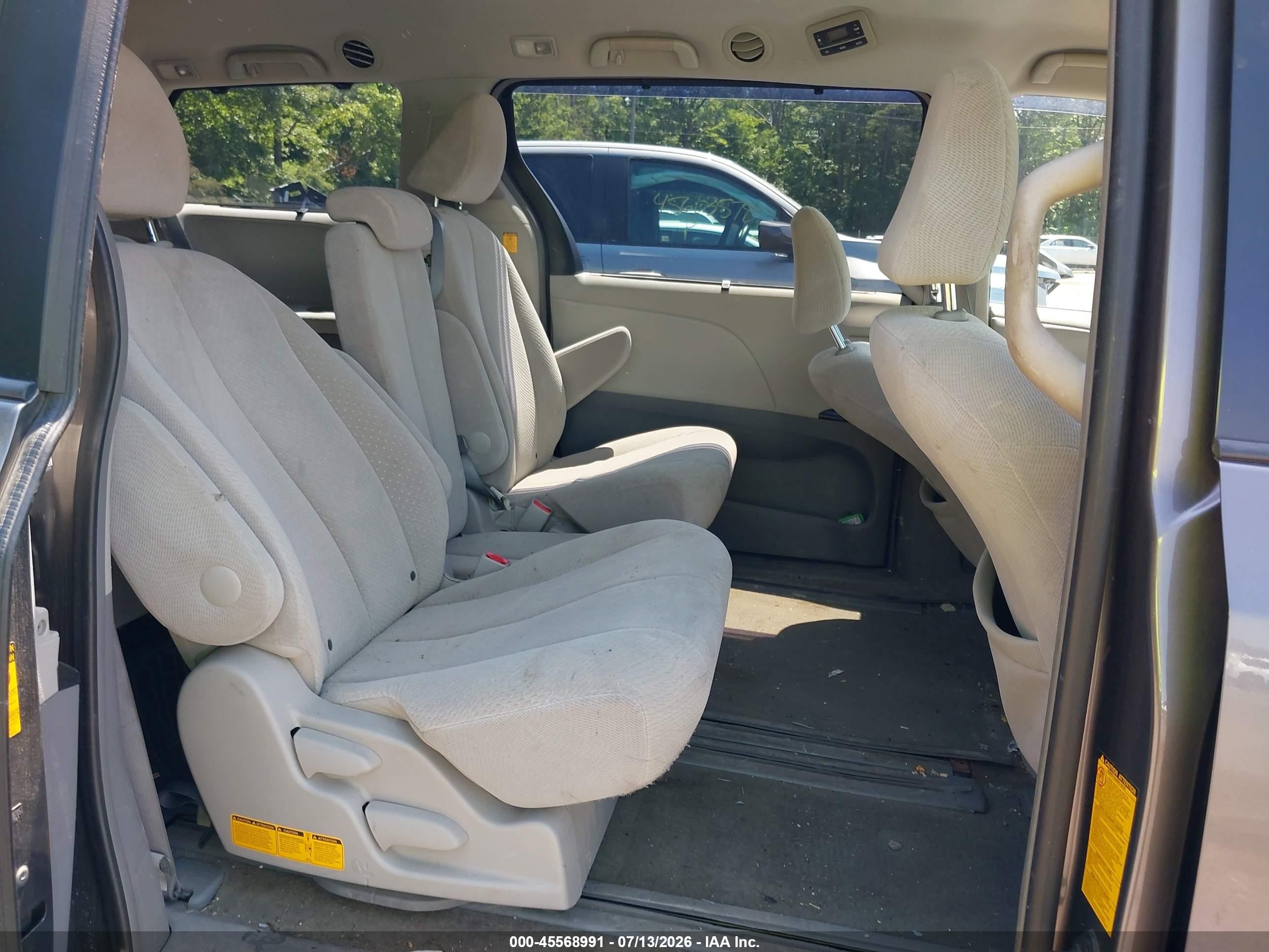 2013 Toyota Sienna Le V6 8 Passenger Gray vin: 5TDKK3DC9DS386705