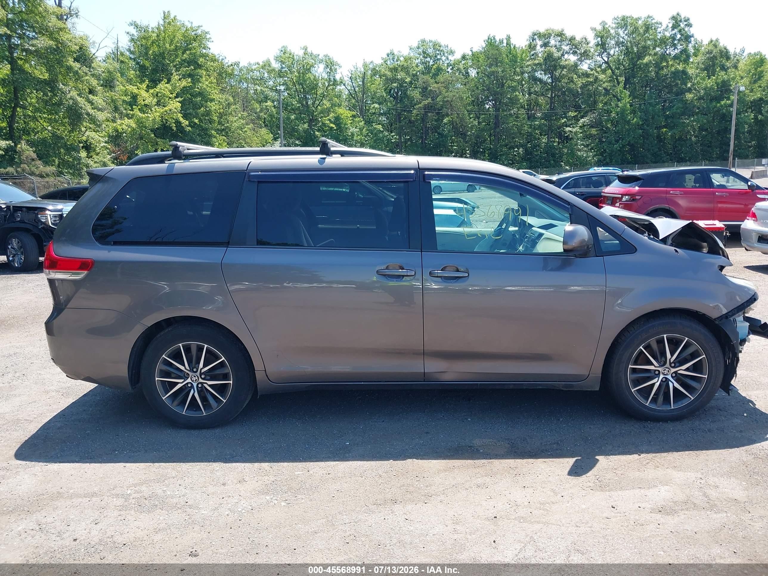 2013 Toyota Sienna Le V6 8 Passenger Gray vin: 5TDKK3DC9DS386705