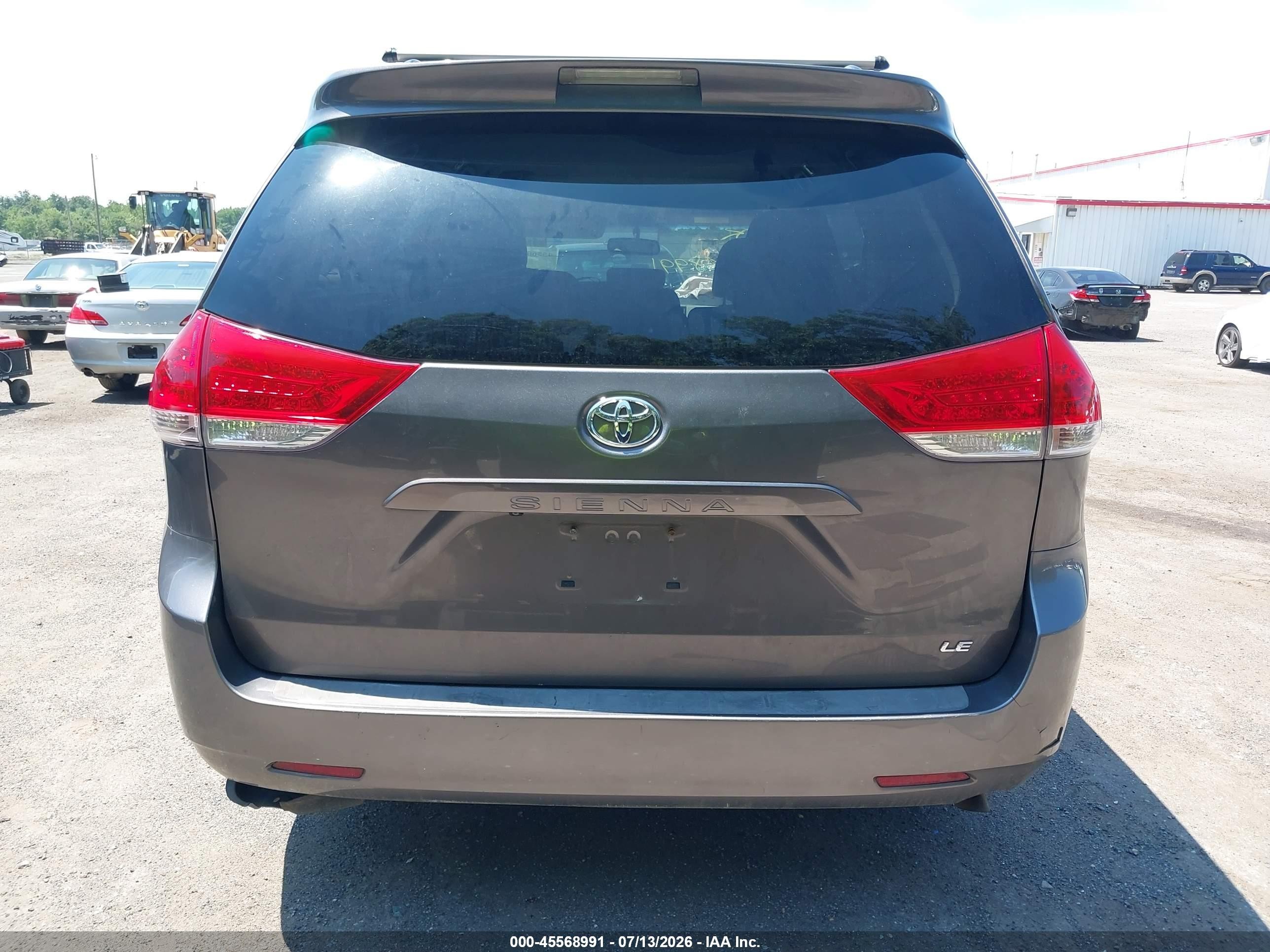 2013 Toyota Sienna Le V6 8 Passenger Gray vin: 5TDKK3DC9DS386705