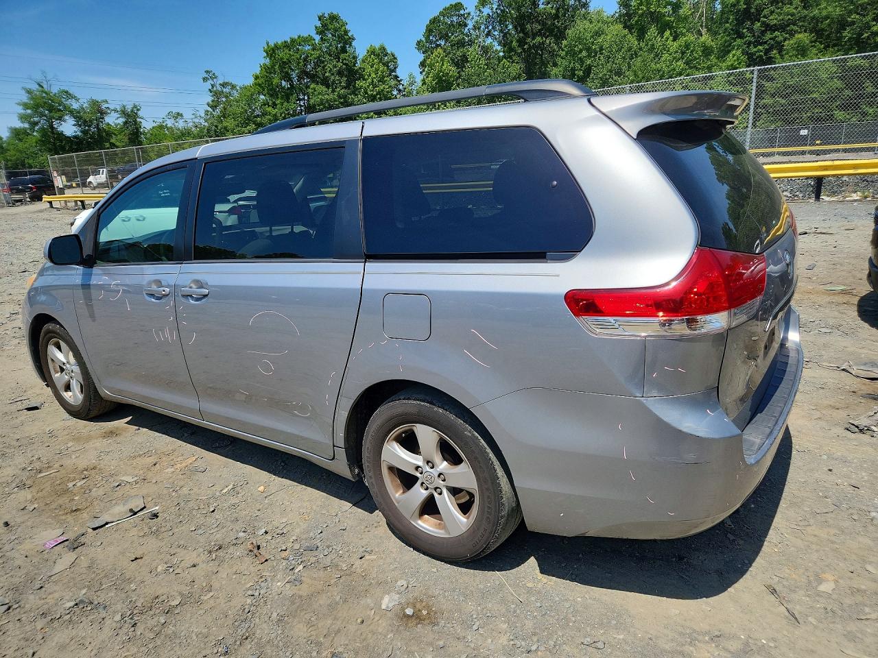 2013 Toyota Sienna Le Silver vin: 5TDKK3DC9DS397154