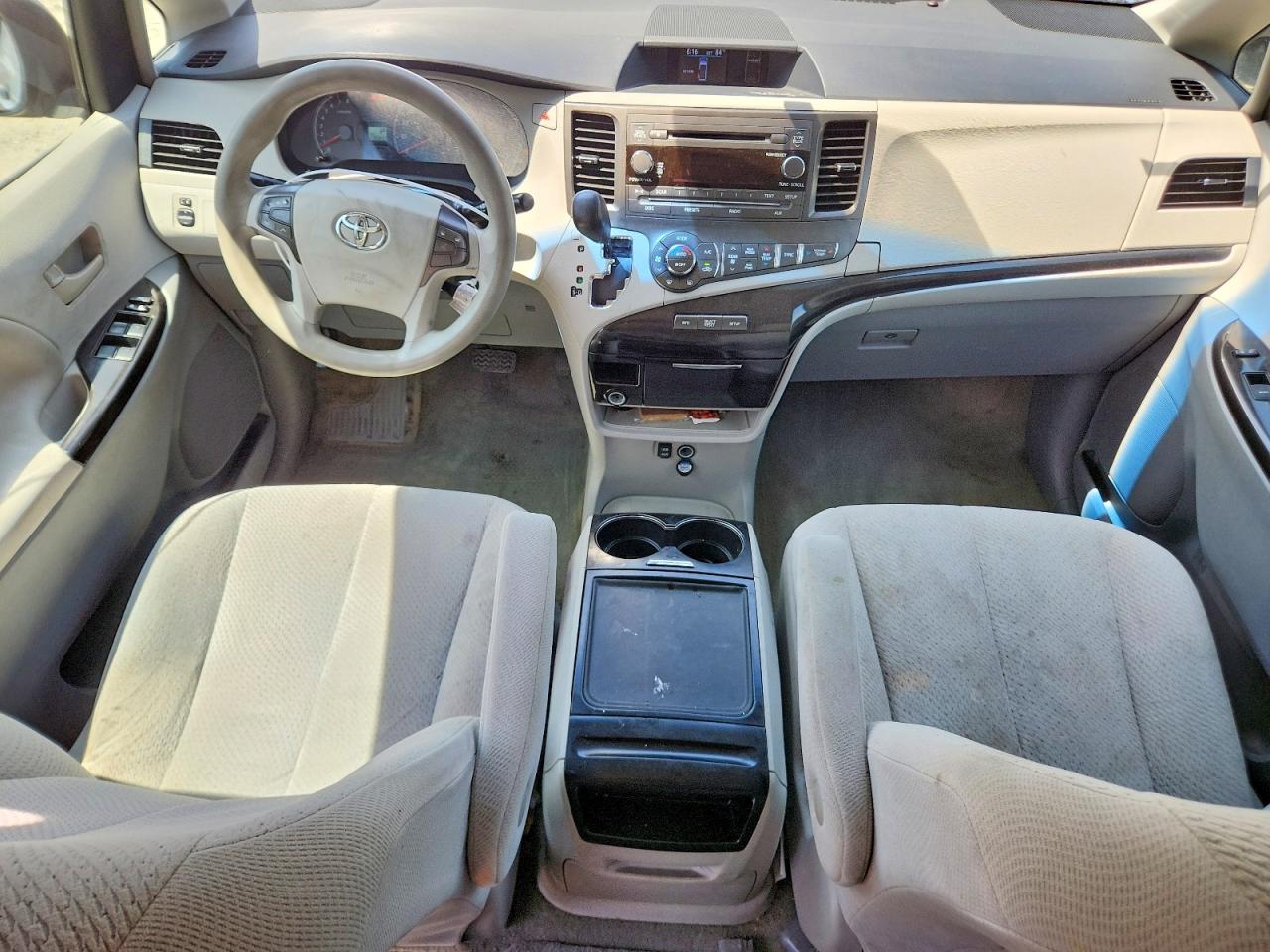 2013 Toyota Sienna Le Silver vin: 5TDKK3DC9DS397154