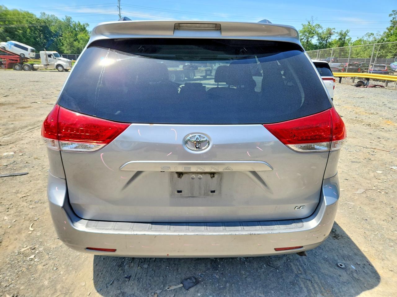 2013 Toyota Sienna Le Silver vin: 5TDKK3DC9DS397154