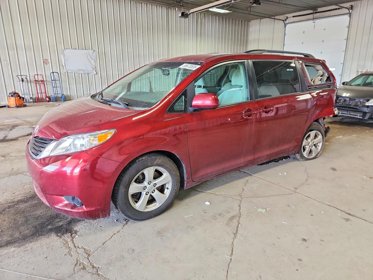 2013 Toyota Sienna Le Темно-бордовый vin: 5TDKK3DC9DS400425