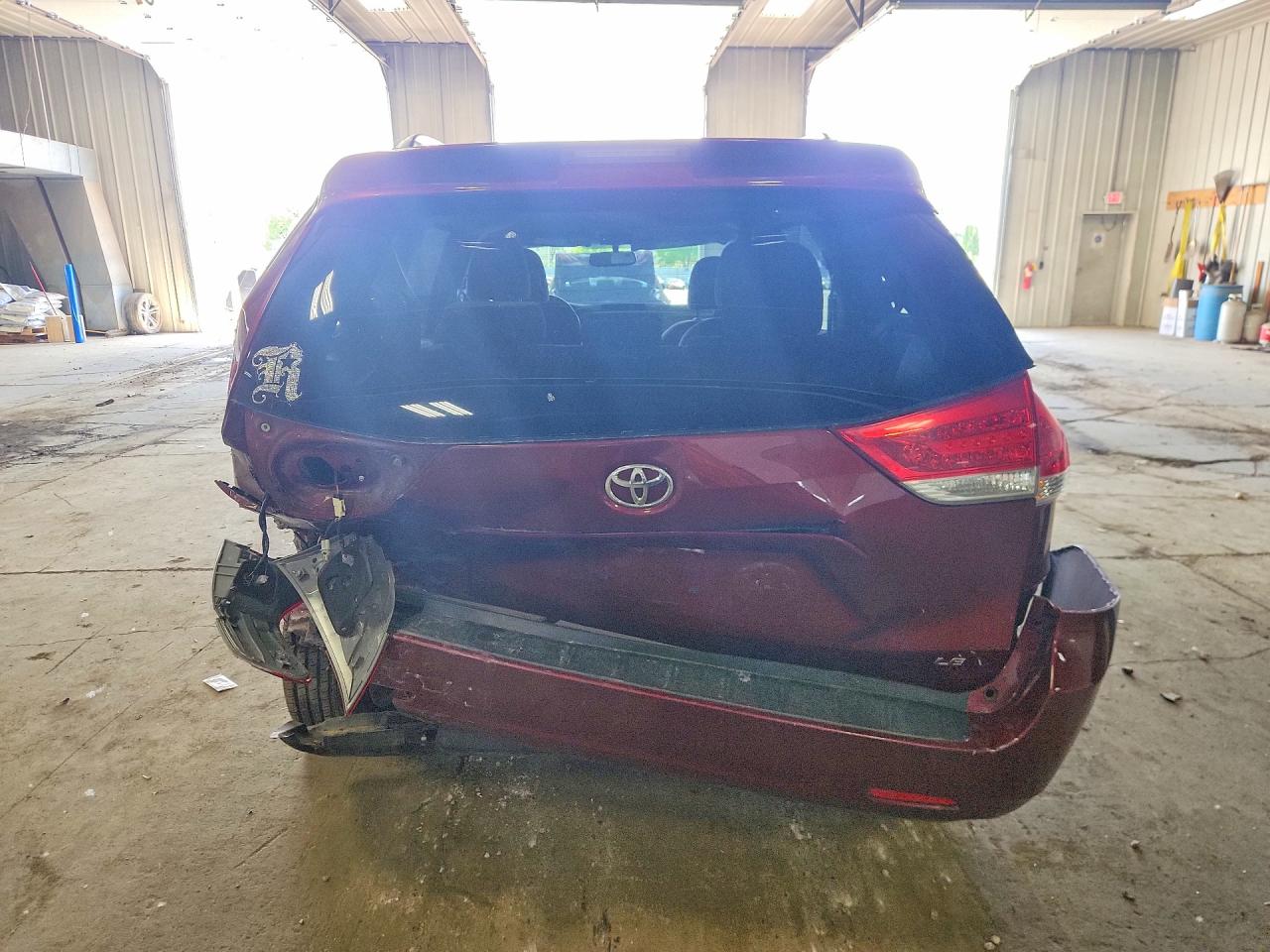 2013 Toyota Sienna Le Темно-бордовый vin: 5TDKK3DC9DS400425